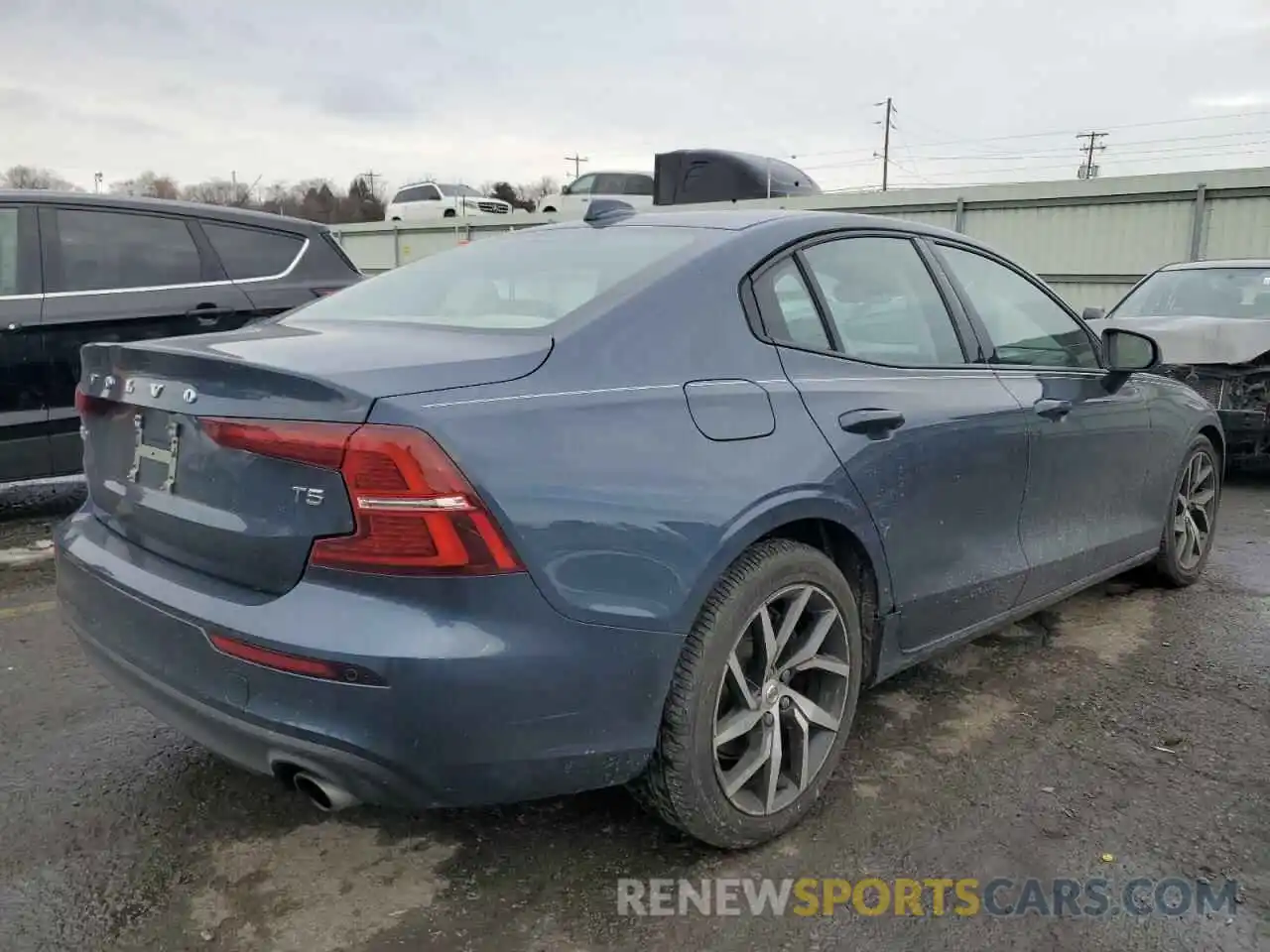 3 Photograph of a damaged car 7JR102FK4LG045299 VOLVO S60 2020