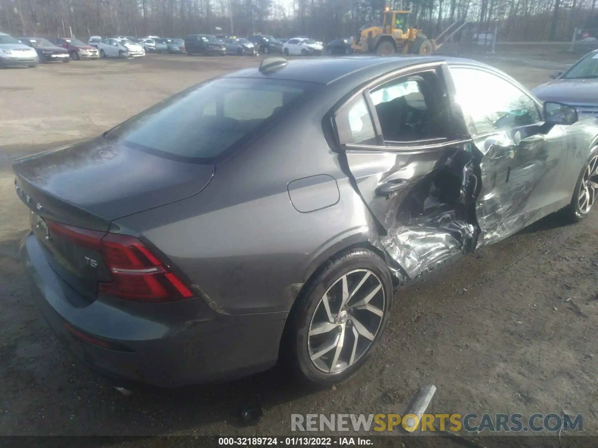 6 Photograph of a damaged car 7JR102FK4LG057453 VOLVO S60 2020