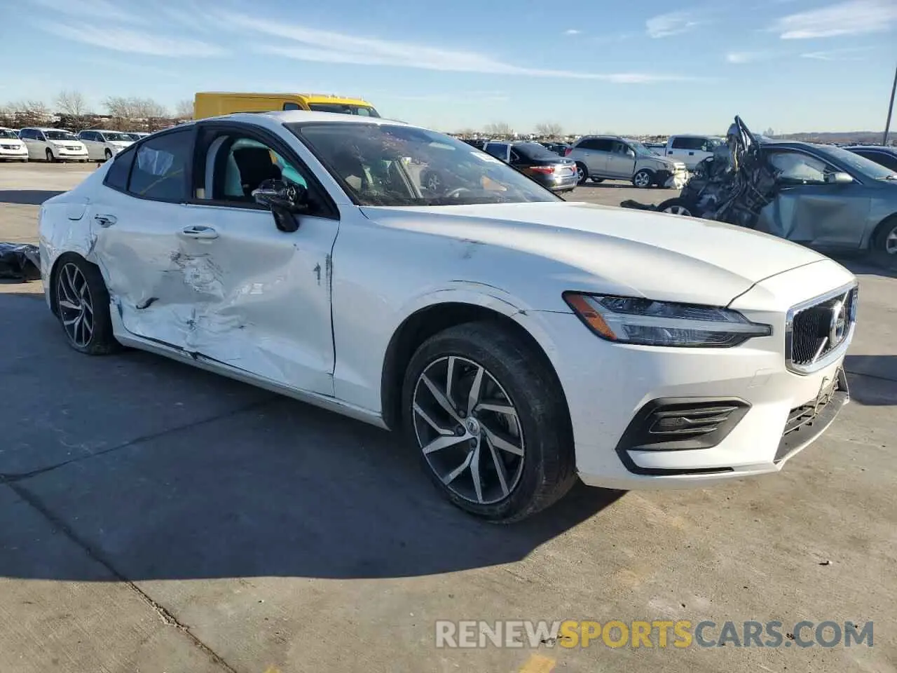 4 Photograph of a damaged car 7JR102FK4LG060238 VOLVO S60 2020