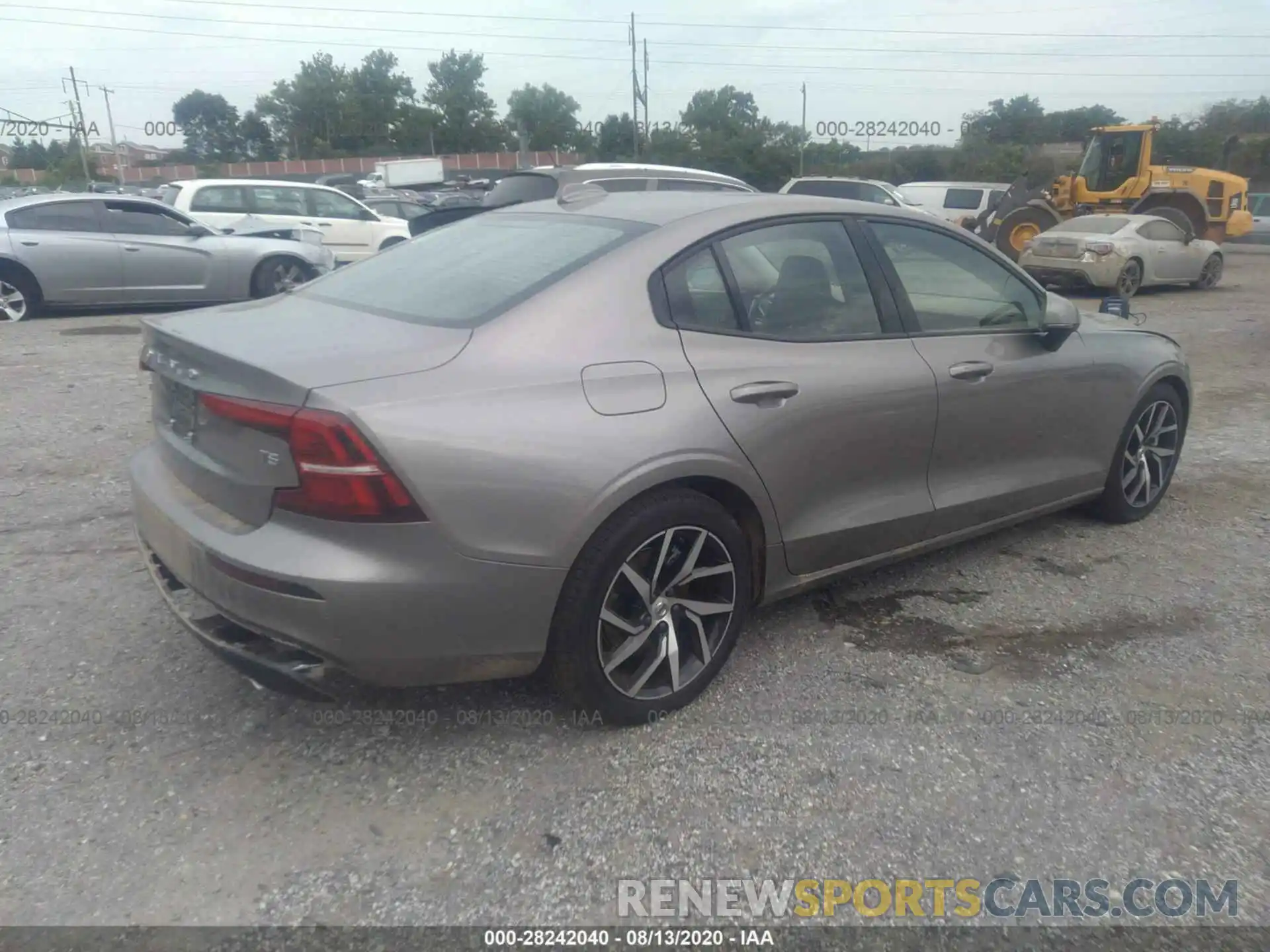 4 Photograph of a damaged car 7JR102FK4LG072535 VOLVO S60 2020