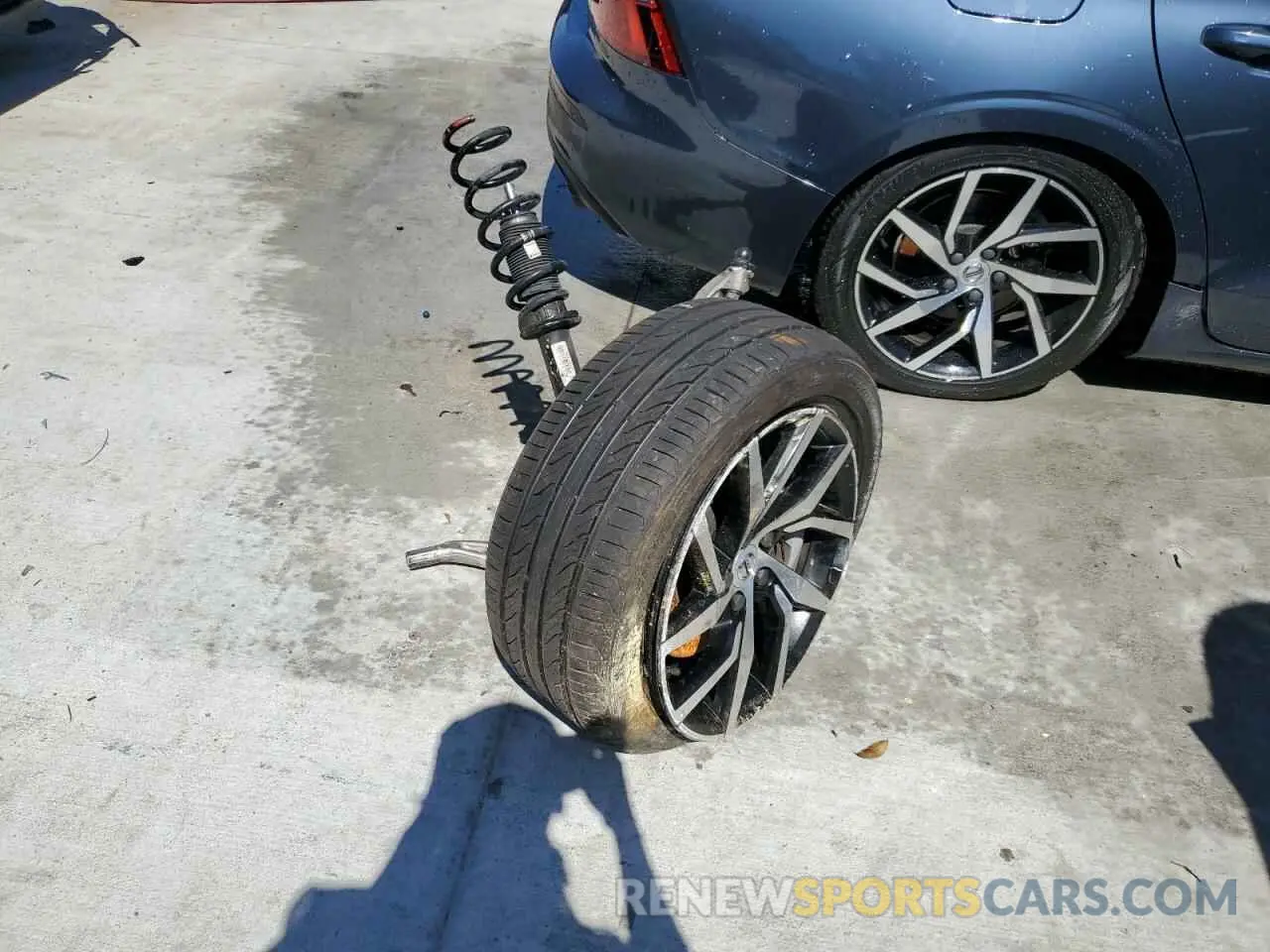 12 Photograph of a damaged car 7JR102FK5LG049748 VOLVO S60 2020
