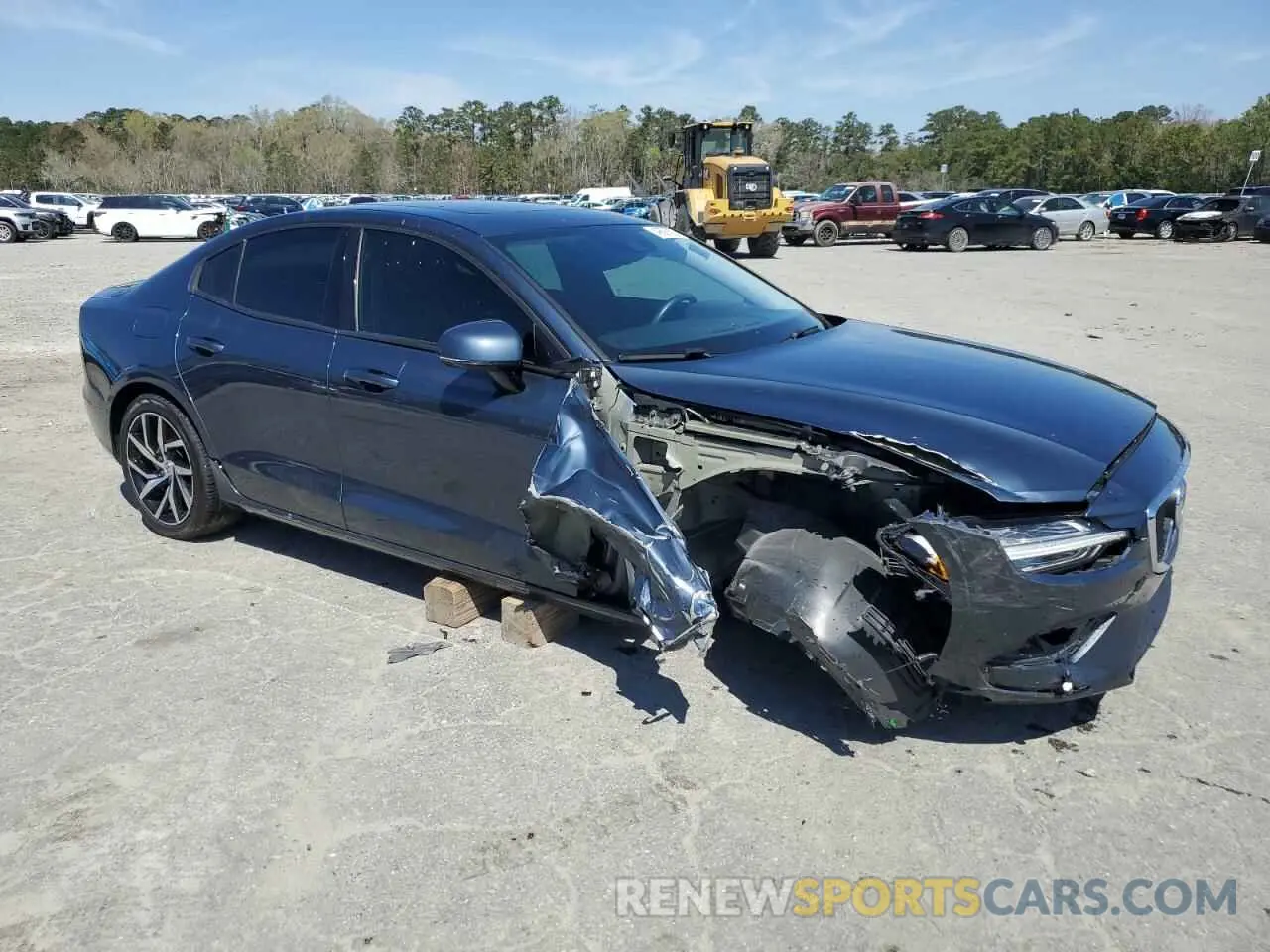 4 Photograph of a damaged car 7JR102FK5LG049748 VOLVO S60 2020