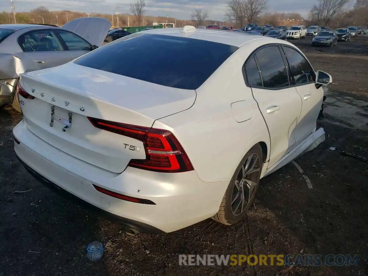 4 Photograph of a damaged car 7JR102FK6LG045885 VOLVO S60 2020