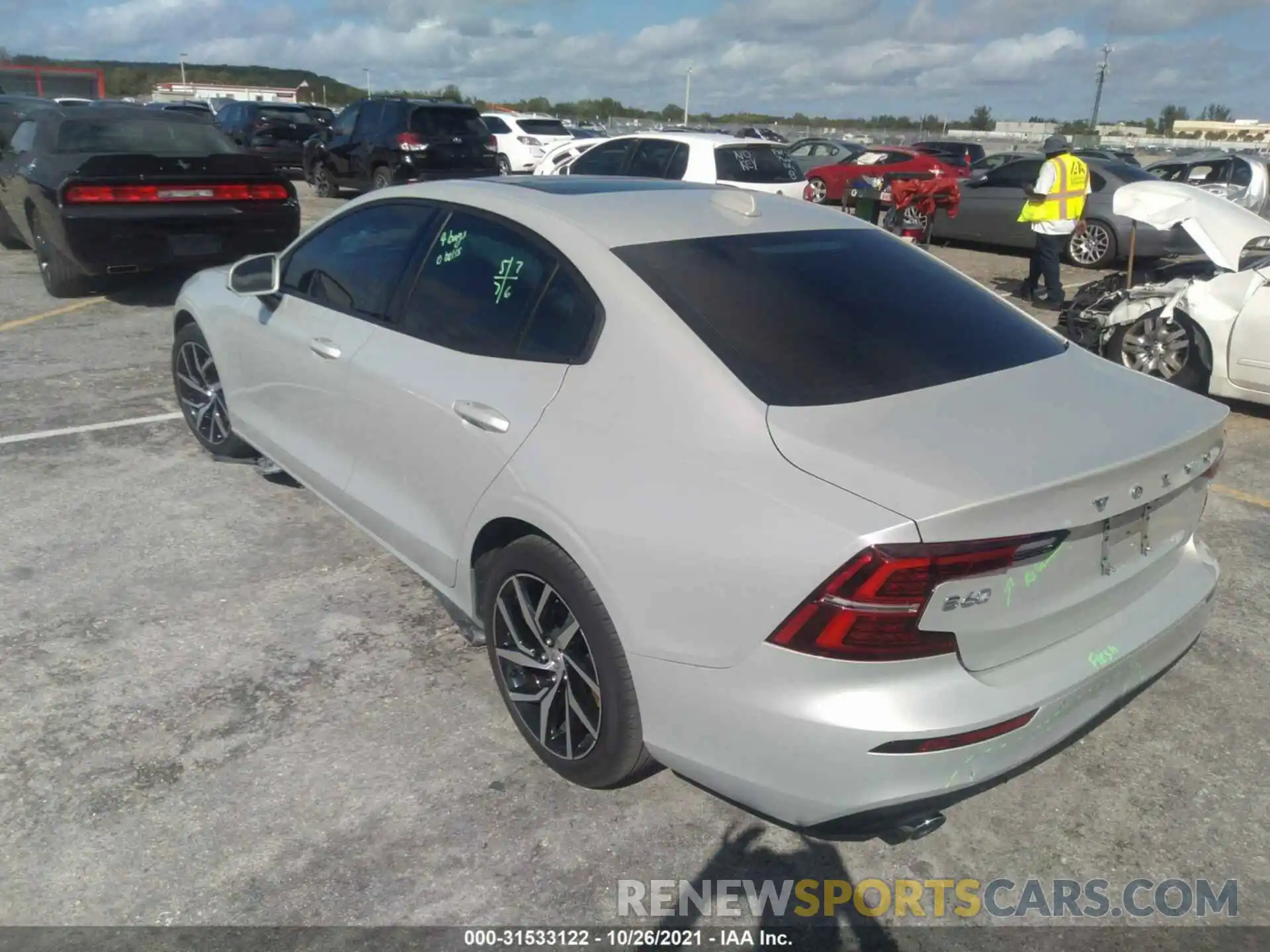 3 Photograph of a damaged car 7JR102FK6LG048852 VOLVO S60 2020