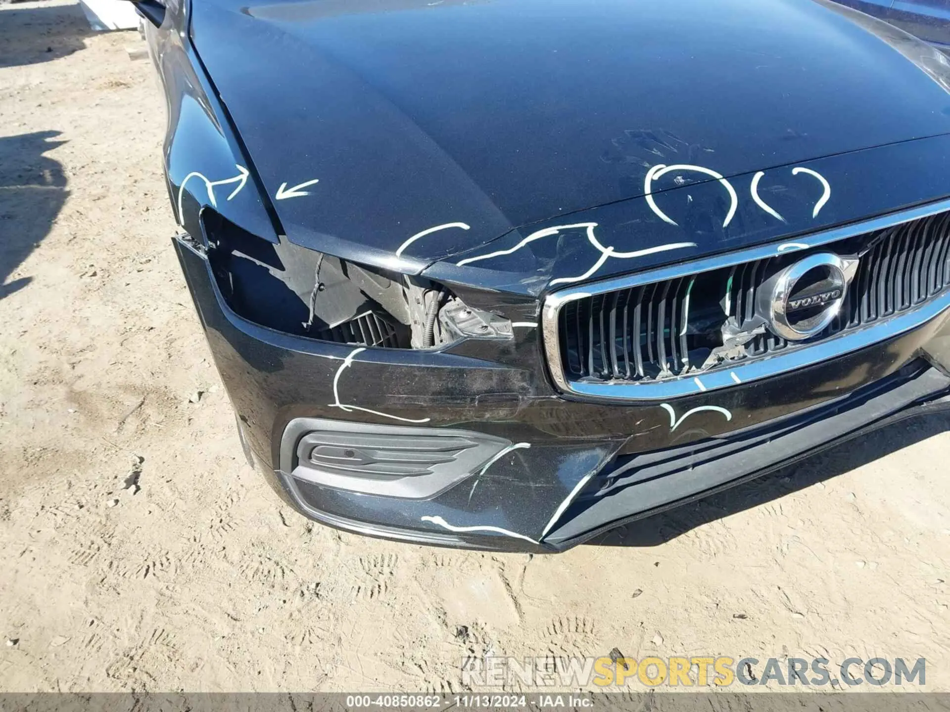 6 Photograph of a damaged car 7JR102FK6LG066266 VOLVO S60 2020
