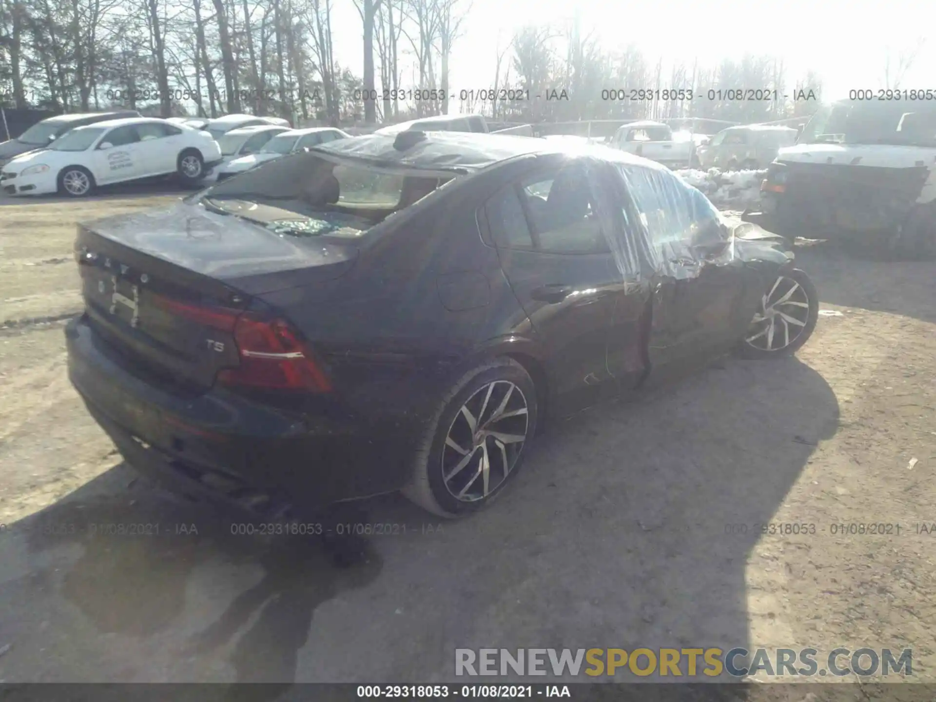 4 Photograph of a damaged car 7JR102FK6LG067921 VOLVO S60 2020