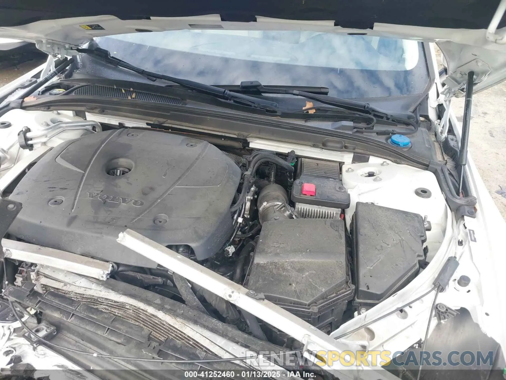 10 Photograph of a damaged car 7JR102FK6LG071869 VOLVO S60 2020