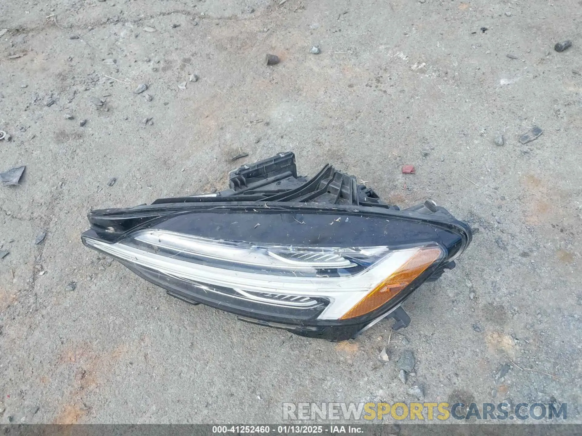 11 Photograph of a damaged car 7JR102FK6LG071869 VOLVO S60 2020