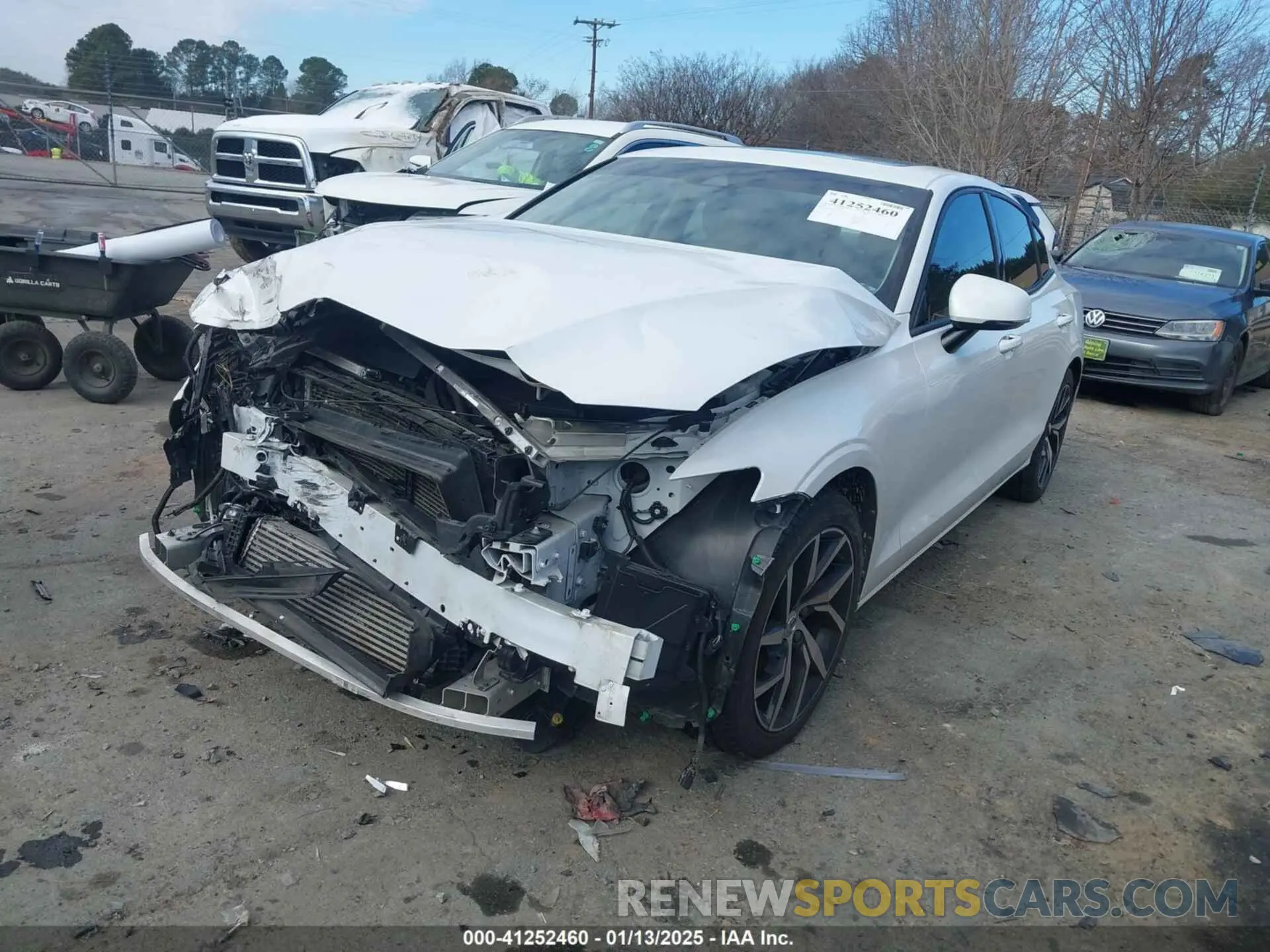 2 Photograph of a damaged car 7JR102FK6LG071869 VOLVO S60 2020
