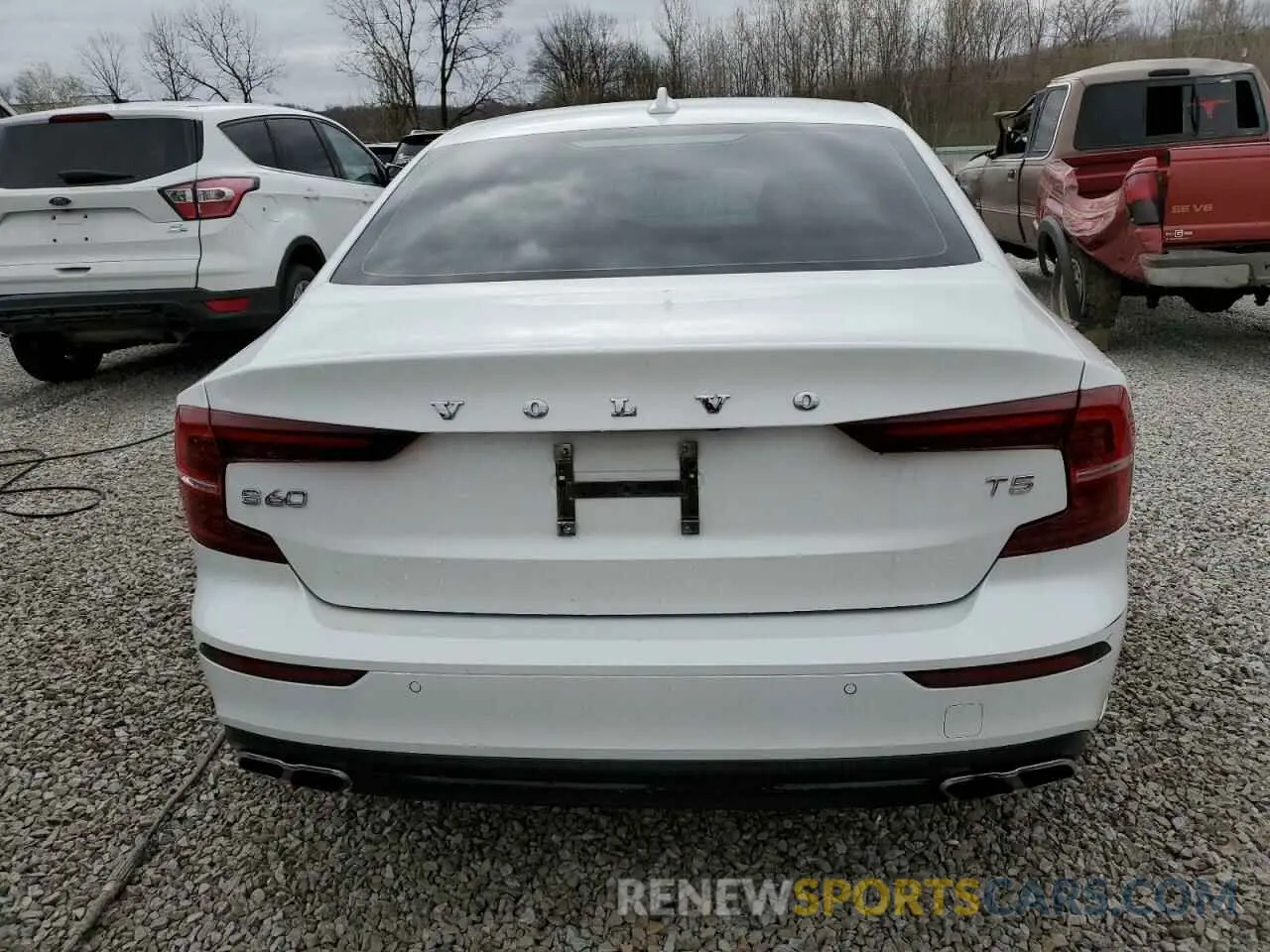 6 Photograph of a damaged car 7JR102FK7LG040680 VOLVO S60 2020