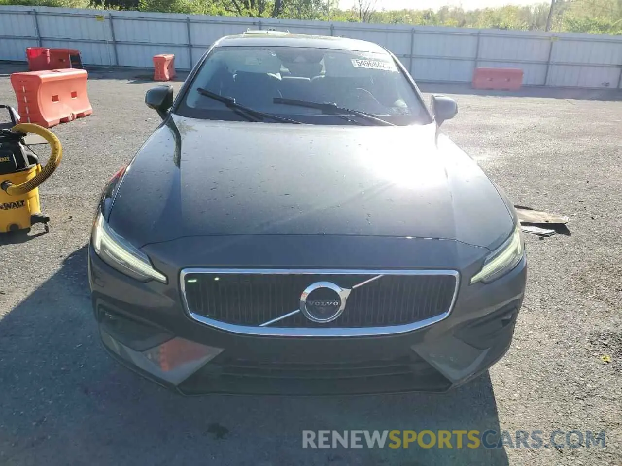 5 Photograph of a damaged car 7JR102FK8LG045144 VOLVO S60 2020
