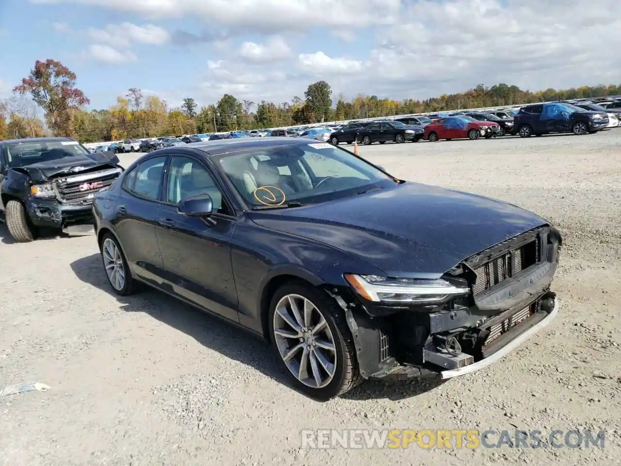 1 Photograph of a damaged car 7JR102FK8LG049386 VOLVO S60 2020