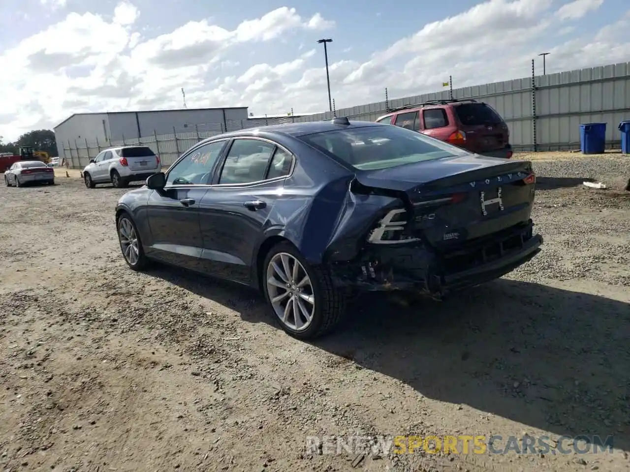 3 Photograph of a damaged car 7JR102FK8LG049386 VOLVO S60 2020