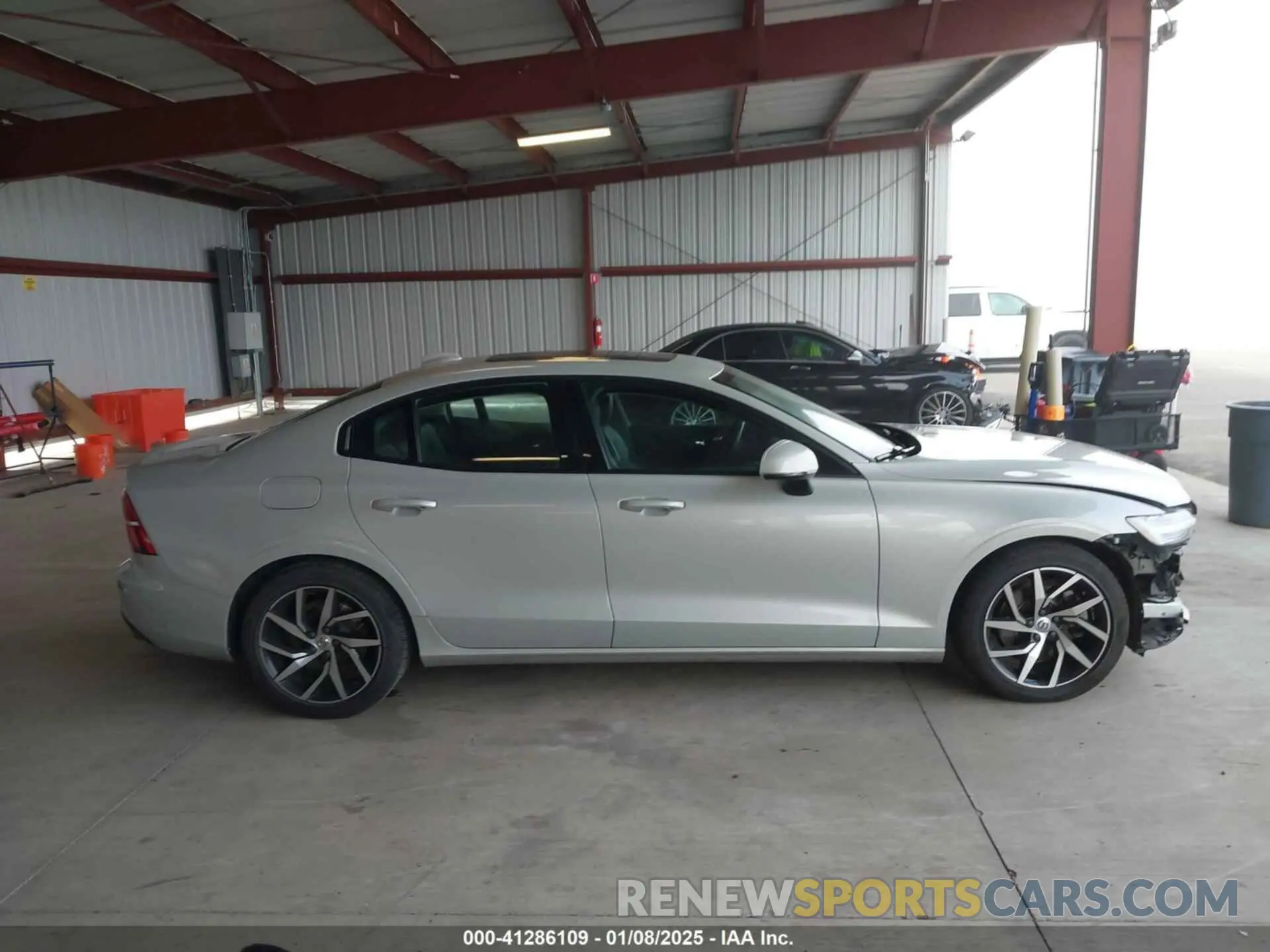 14 Photograph of a damaged car 7JR102FK8LG066432 VOLVO S60 2020