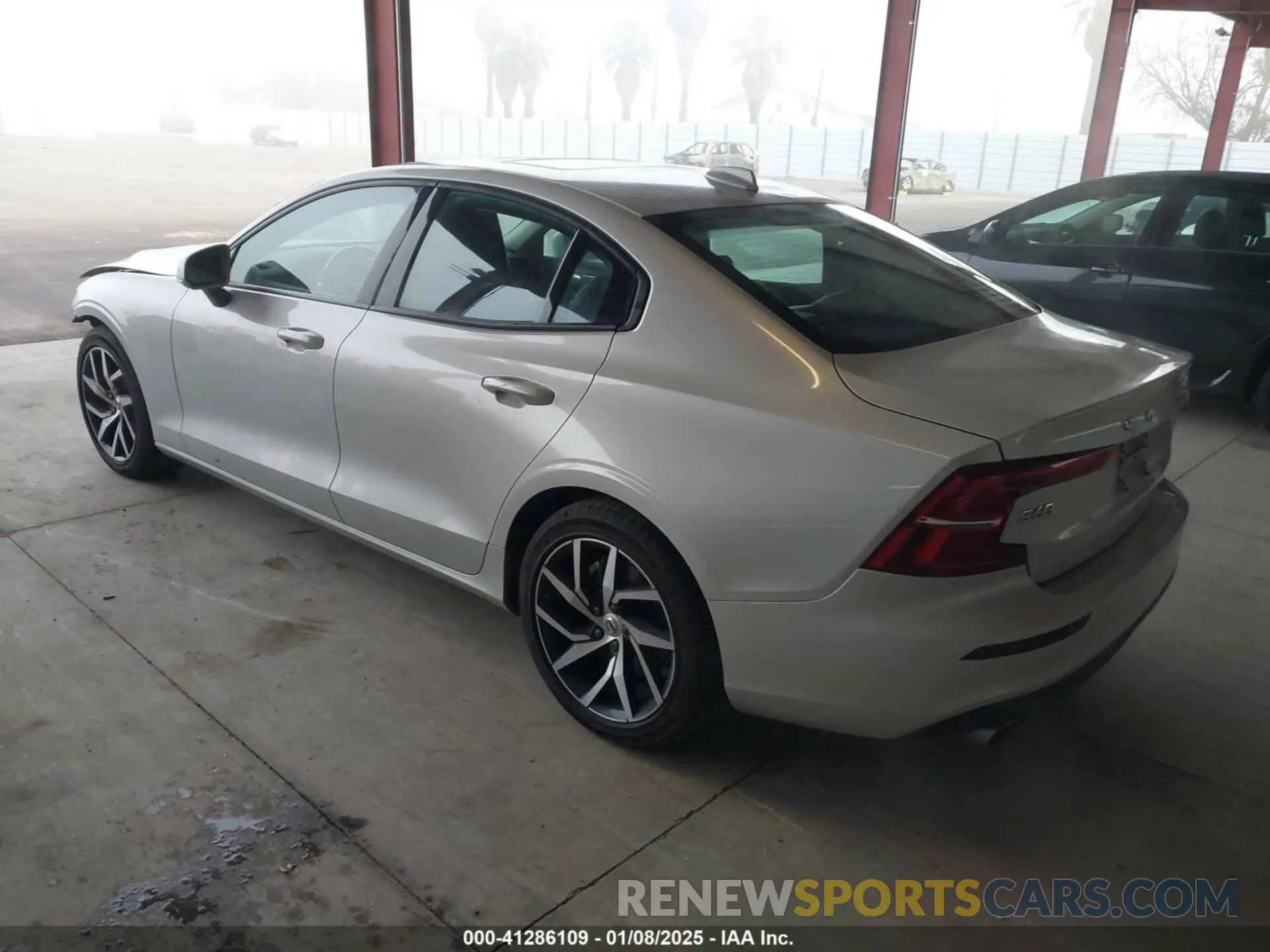 3 Photograph of a damaged car 7JR102FK8LG066432 VOLVO S60 2020