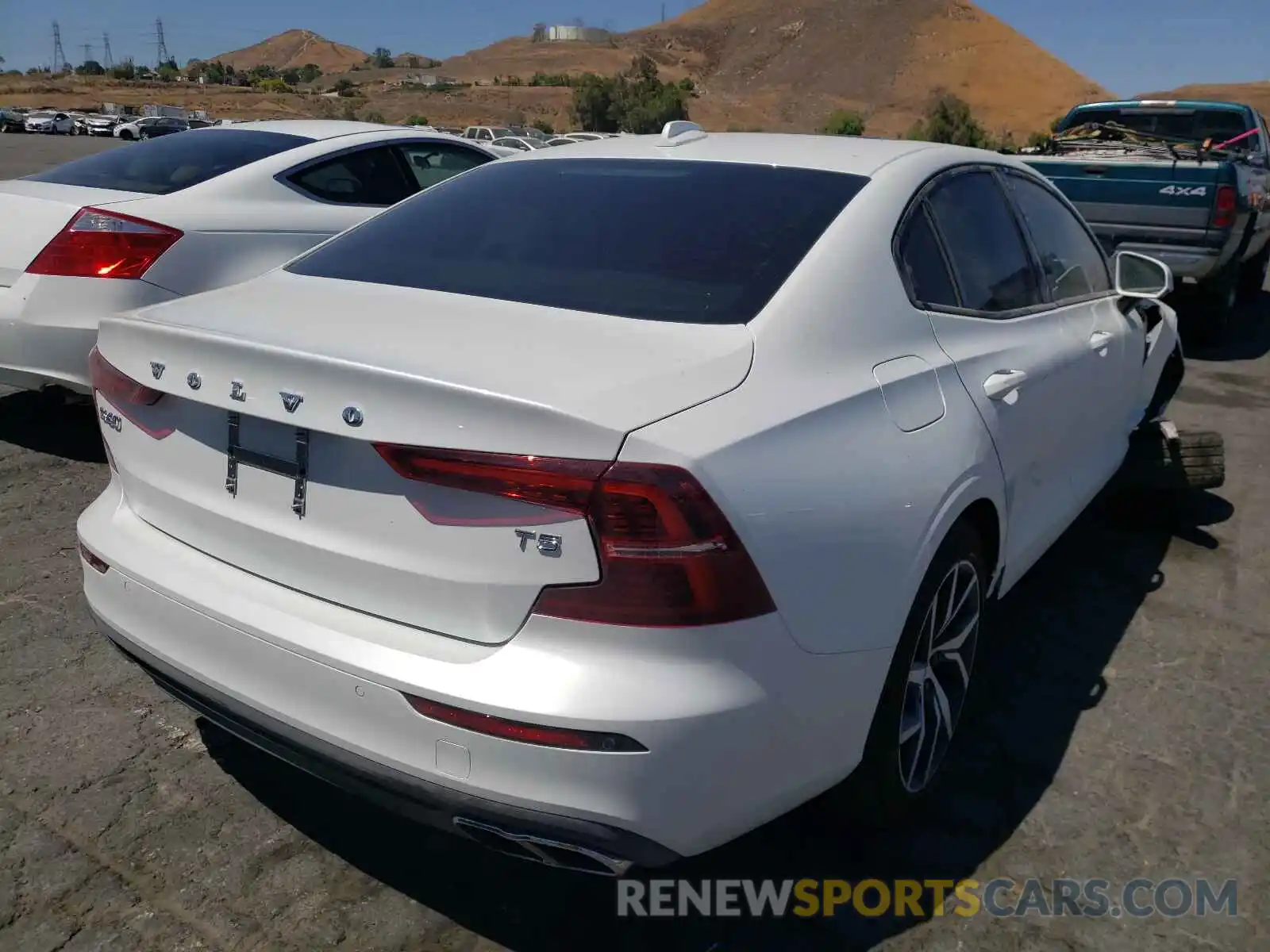 4 Photograph of a damaged car 7JR102FK9LG048196 VOLVO S60 2020