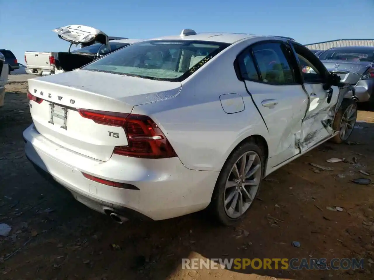 3 Photograph of a damaged car 7JR102FK9LG051955 VOLVO S60 2020