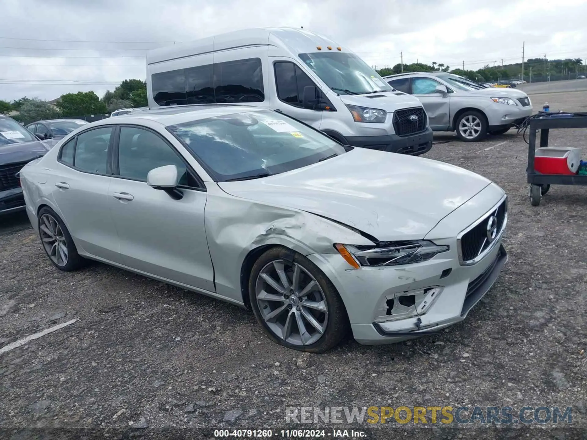 6 Photograph of a damaged car 7JR102FK9LG063765 VOLVO S60 2020