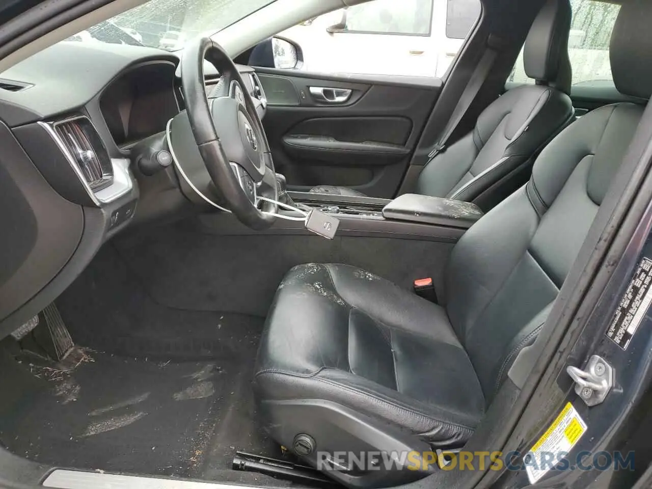 7 Photograph of a damaged car 7JR102FKXLG060342 VOLVO S60 2020
