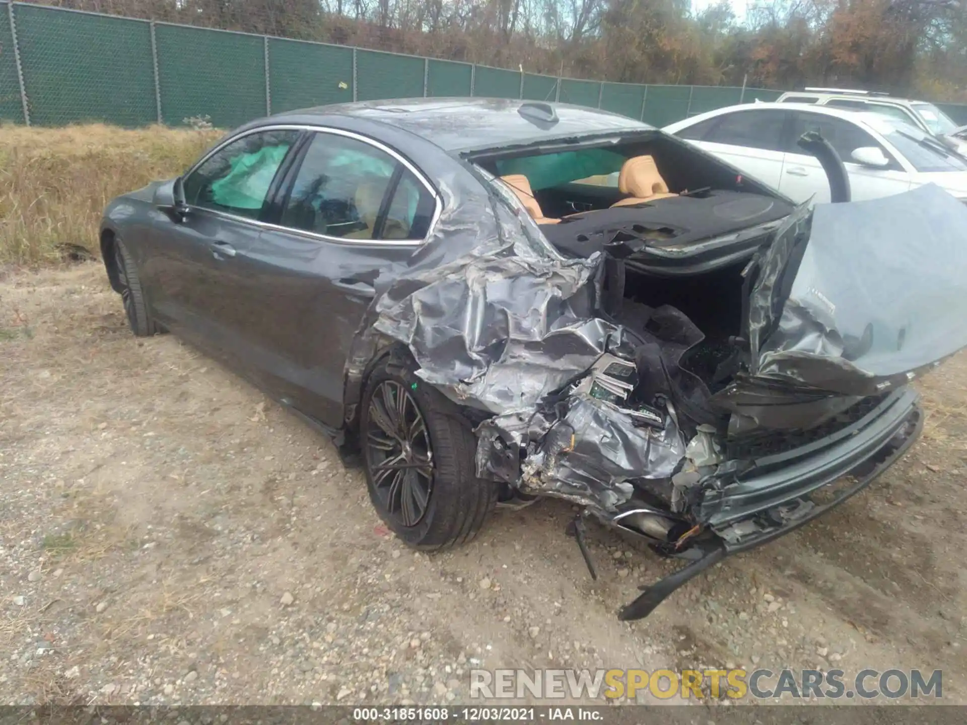 3 Photograph of a damaged car 7JR102FL3LG064872 VOLVO S60 2020