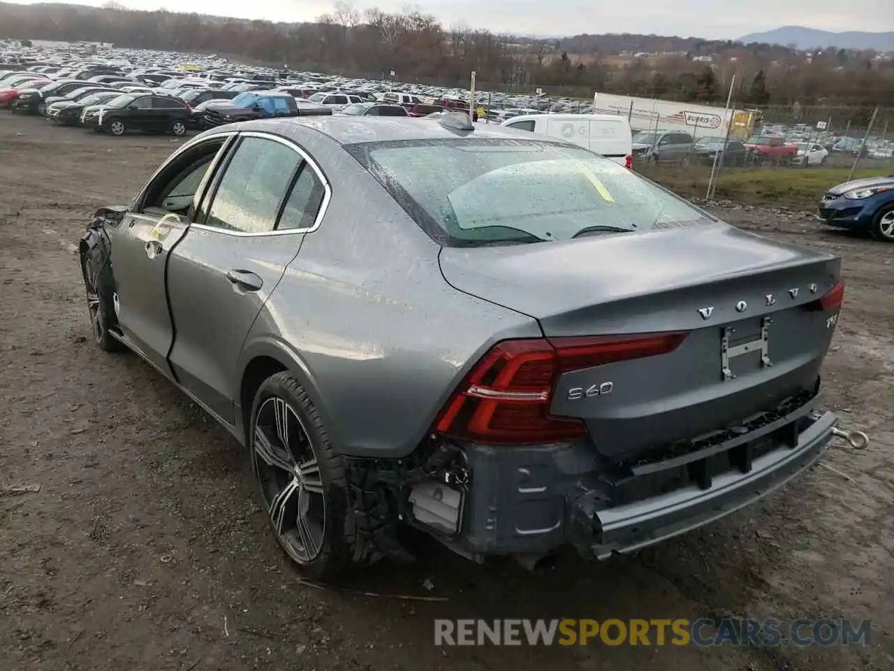 3 Photograph of a damaged car 7JR102FL7LG040770 VOLVO S60 2020