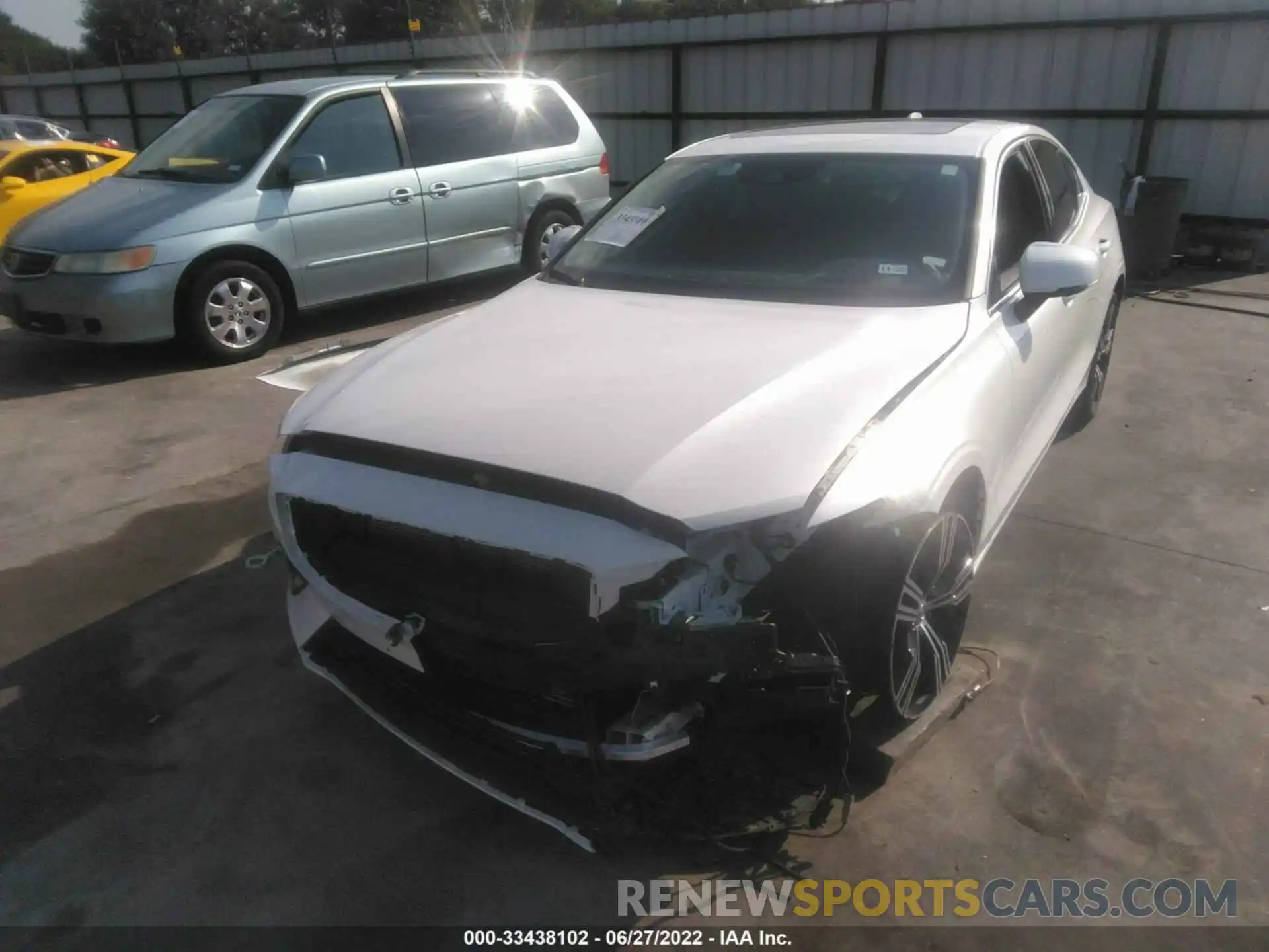 6 Photograph of a damaged car 7JR102FLXLG036518 VOLVO S60 2020