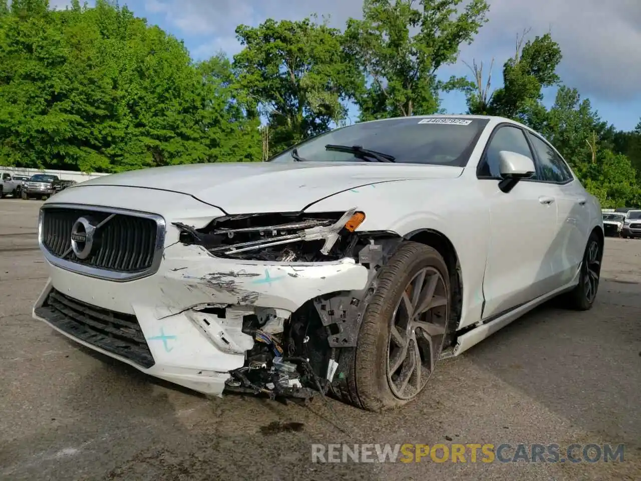 9 Photograph of a damaged car 7JRA22TK0LG033794 VOLVO S60 2020