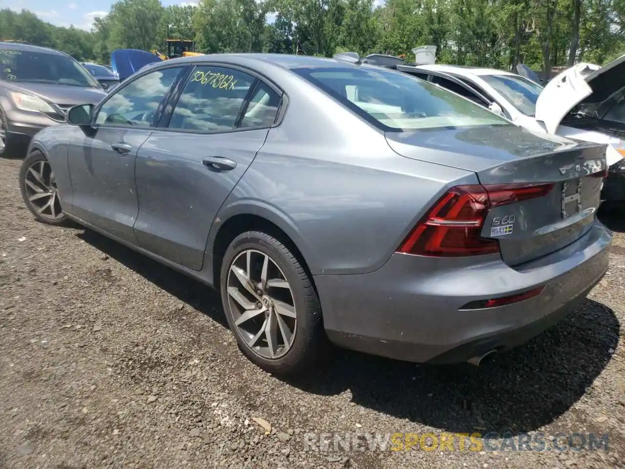 3 Photograph of a damaged car 7JRA22TK0LG060185 VOLVO S60 2020