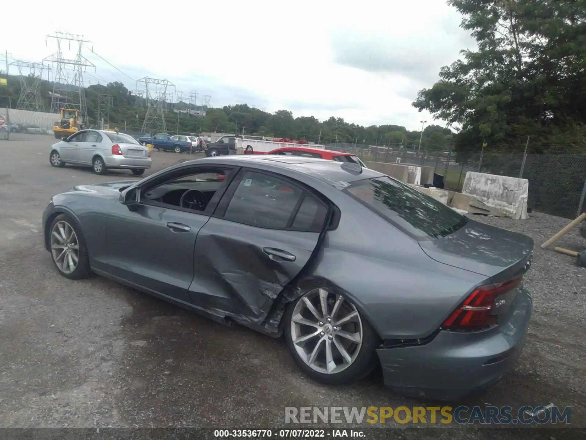 3 Photograph of a damaged car 7JRA22TK0LG064527 VOLVO S60 2020