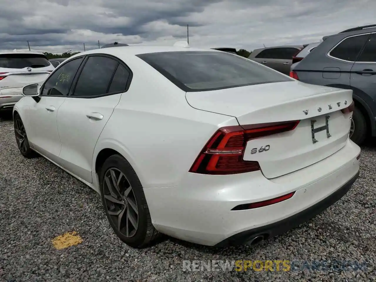 3 Photograph of a damaged car 7JRA22TK0LG072191 VOLVO S60 2020