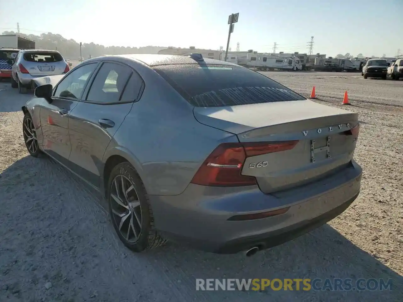 3 Photograph of a damaged car 7JRA22TK1LG062995 VOLVO S60 2020