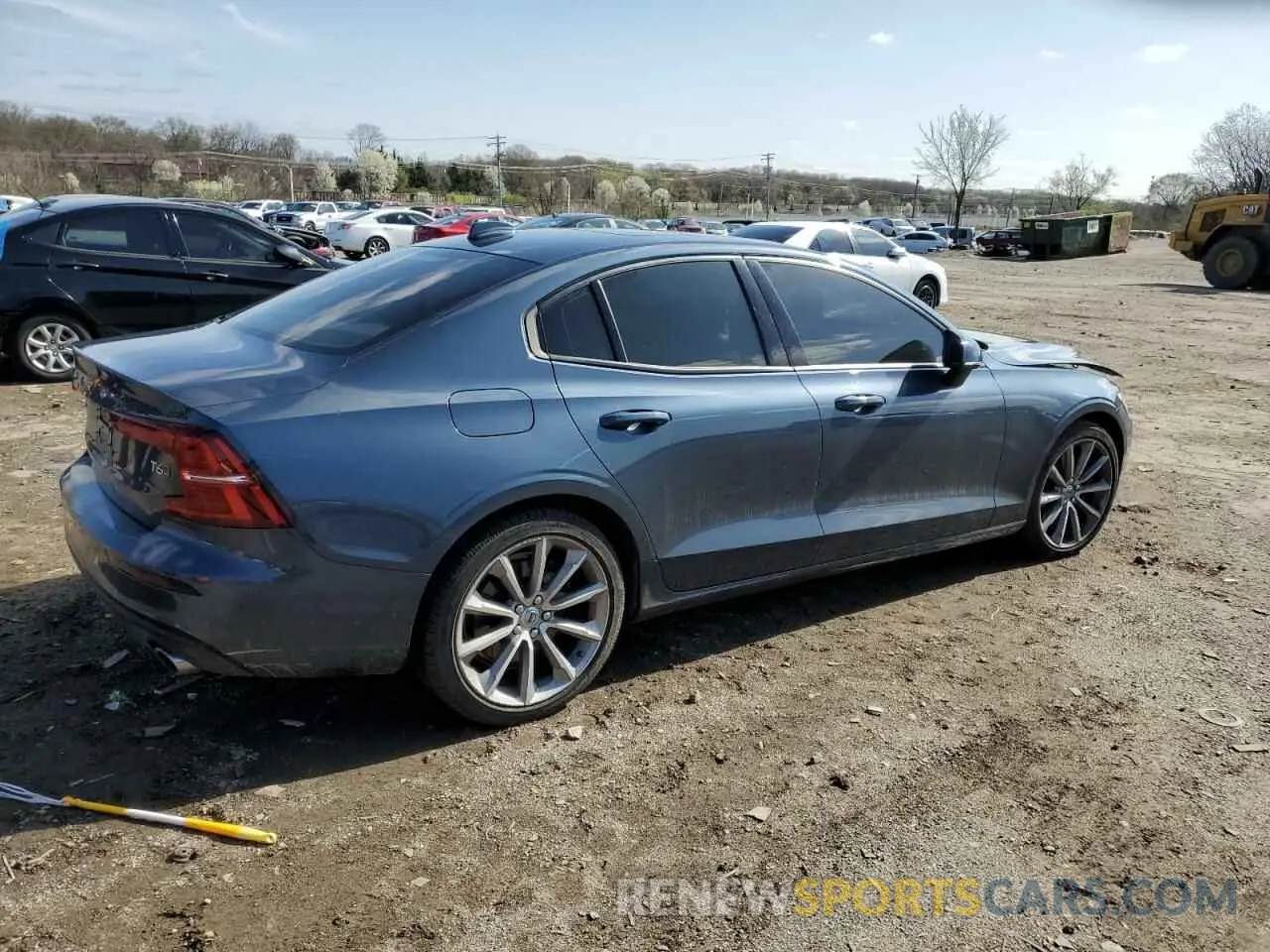 3 Photograph of a damaged car 7JRA22TK2LG032114 VOLVO S60 2020