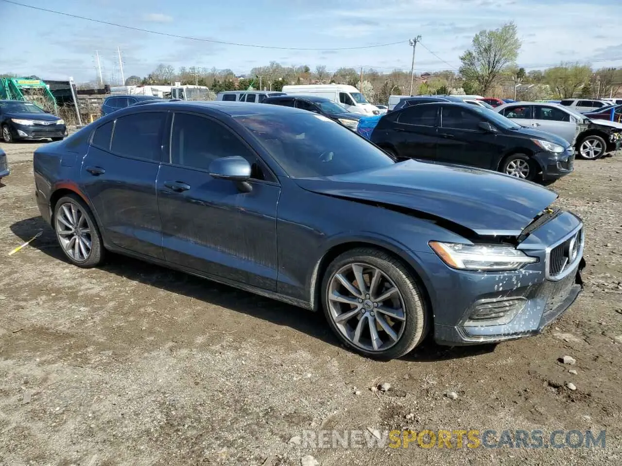 4 Photograph of a damaged car 7JRA22TK2LG032114 VOLVO S60 2020