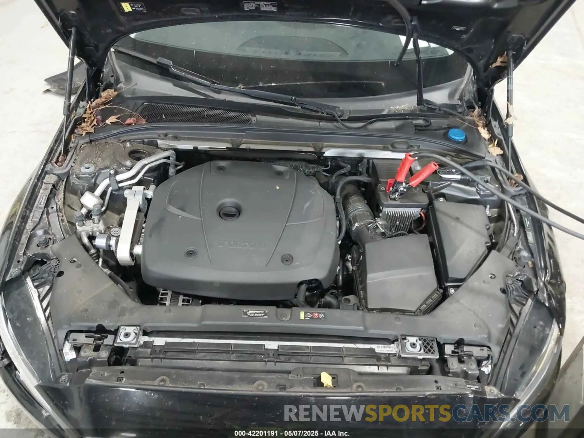 10 Photograph of a damaged car 7JRA22TK2LG037409 VOLVO S60 2020