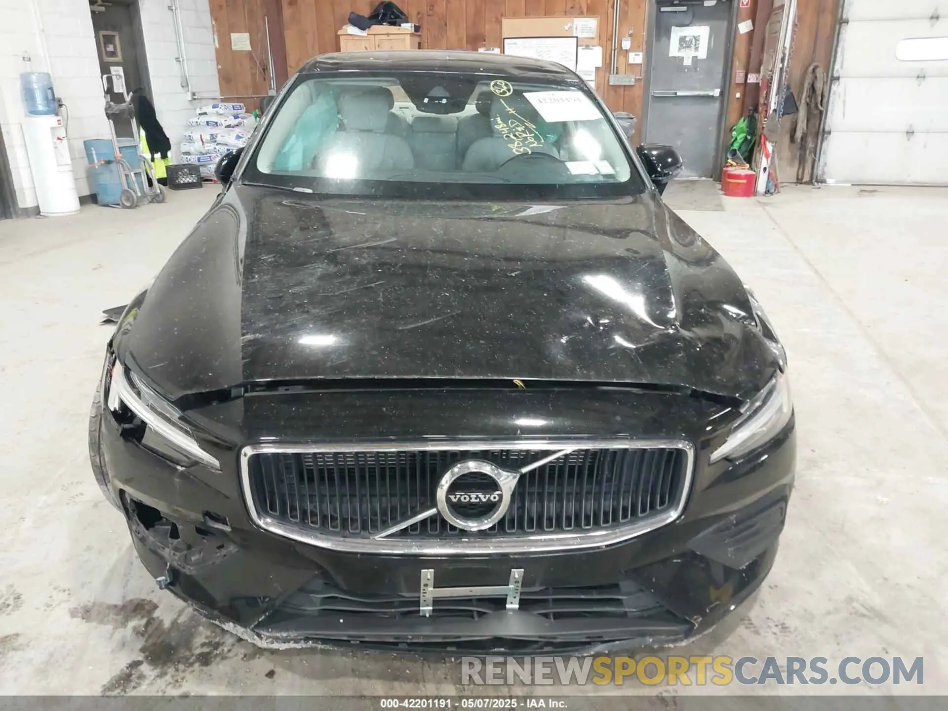 12 Photograph of a damaged car 7JRA22TK2LG037409 VOLVO S60 2020