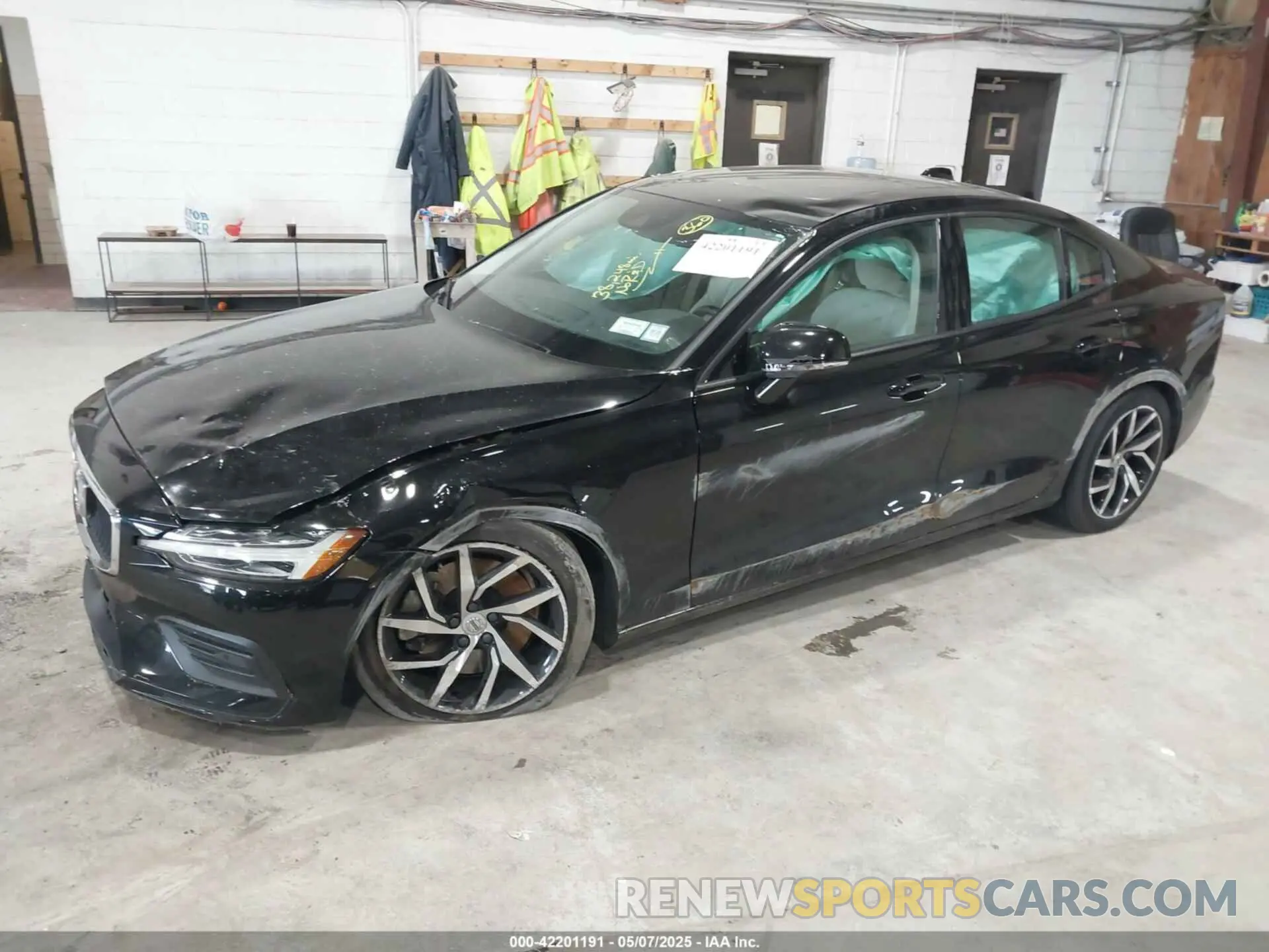 2 Photograph of a damaged car 7JRA22TK2LG037409 VOLVO S60 2020