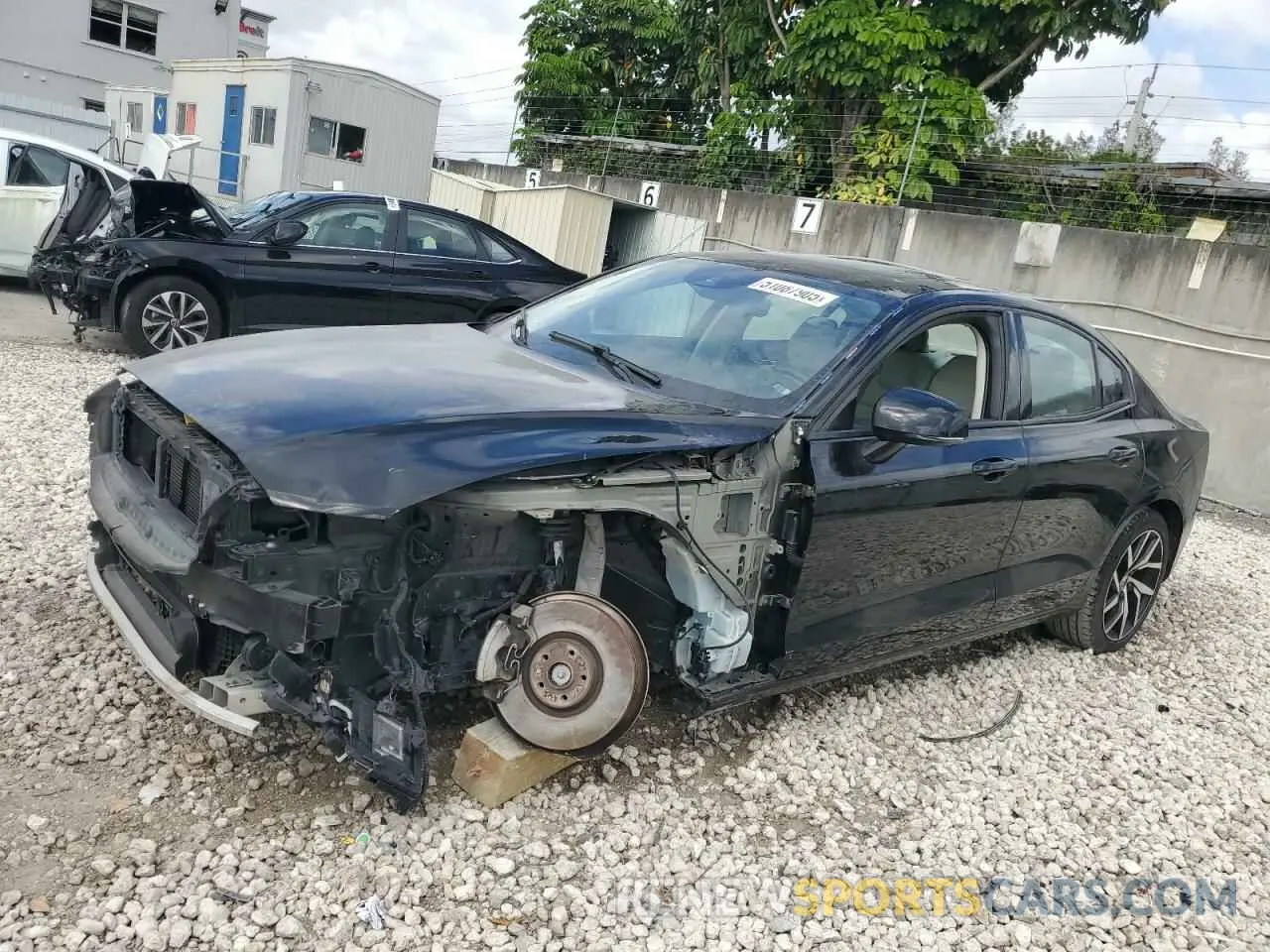 1 Photograph of a damaged car 7JRA22TK2LG063928 VOLVO S60 2020