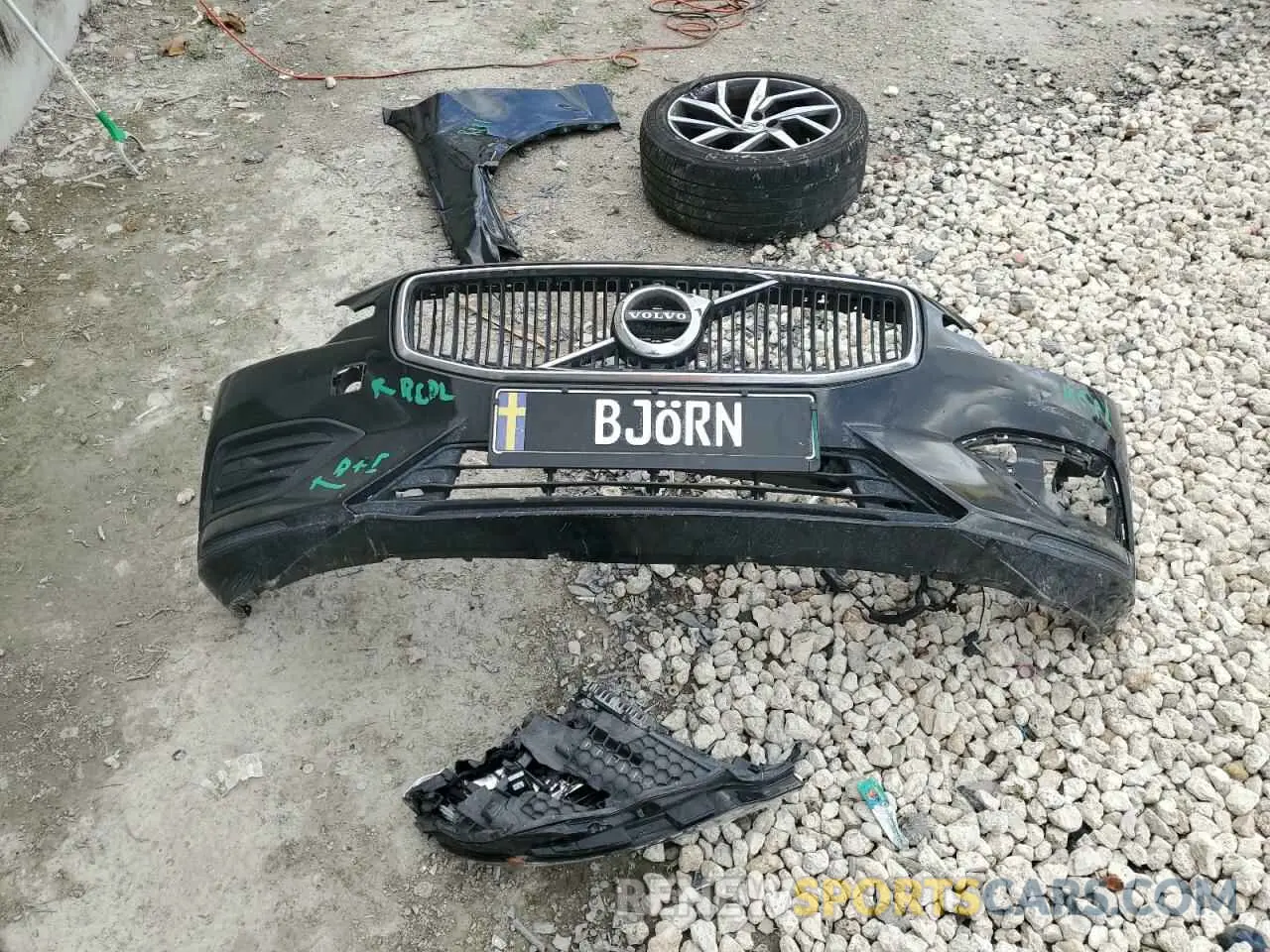 12 Photograph of a damaged car 7JRA22TK2LG063928 VOLVO S60 2020