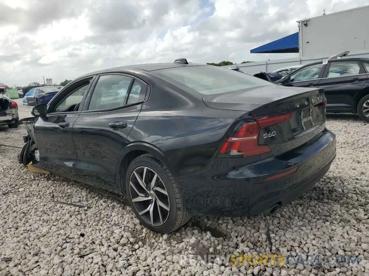 2 Photograph of a damaged car 7JRA22TK2LG063928 VOLVO S60 2020