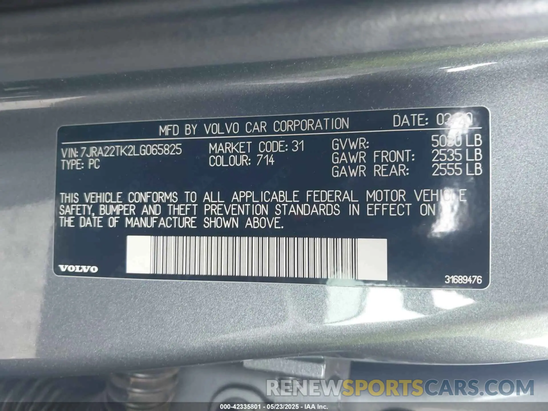 9 Photograph of a damaged car 7JRA22TK2LG065825 VOLVO S60 2020