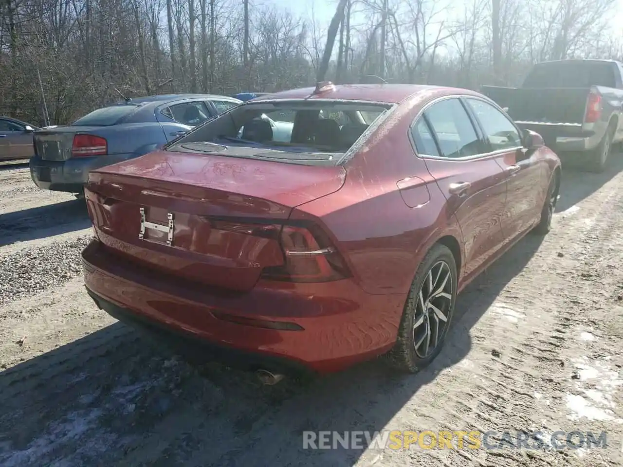 4 Photograph of a damaged car 7JRA22TK2LG066375 VOLVO S60 2020