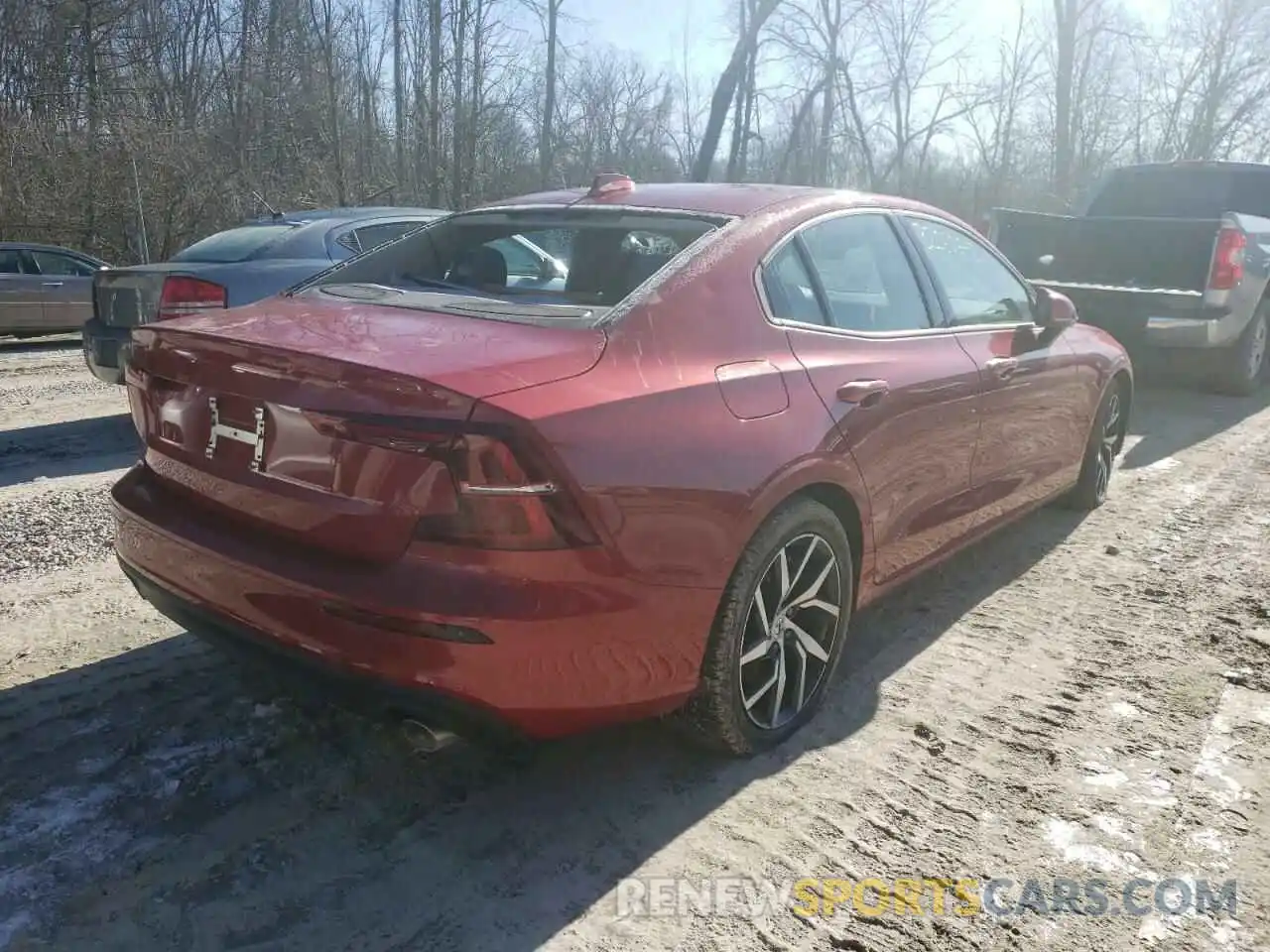 9 Photograph of a damaged car 7JRA22TK2LG066375 VOLVO S60 2020