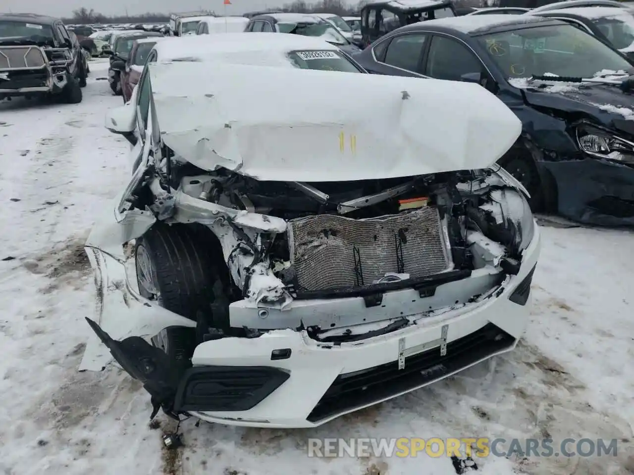 9 Photograph of a damaged car 7JRA22TK2LG067946 VOLVO S60 2020