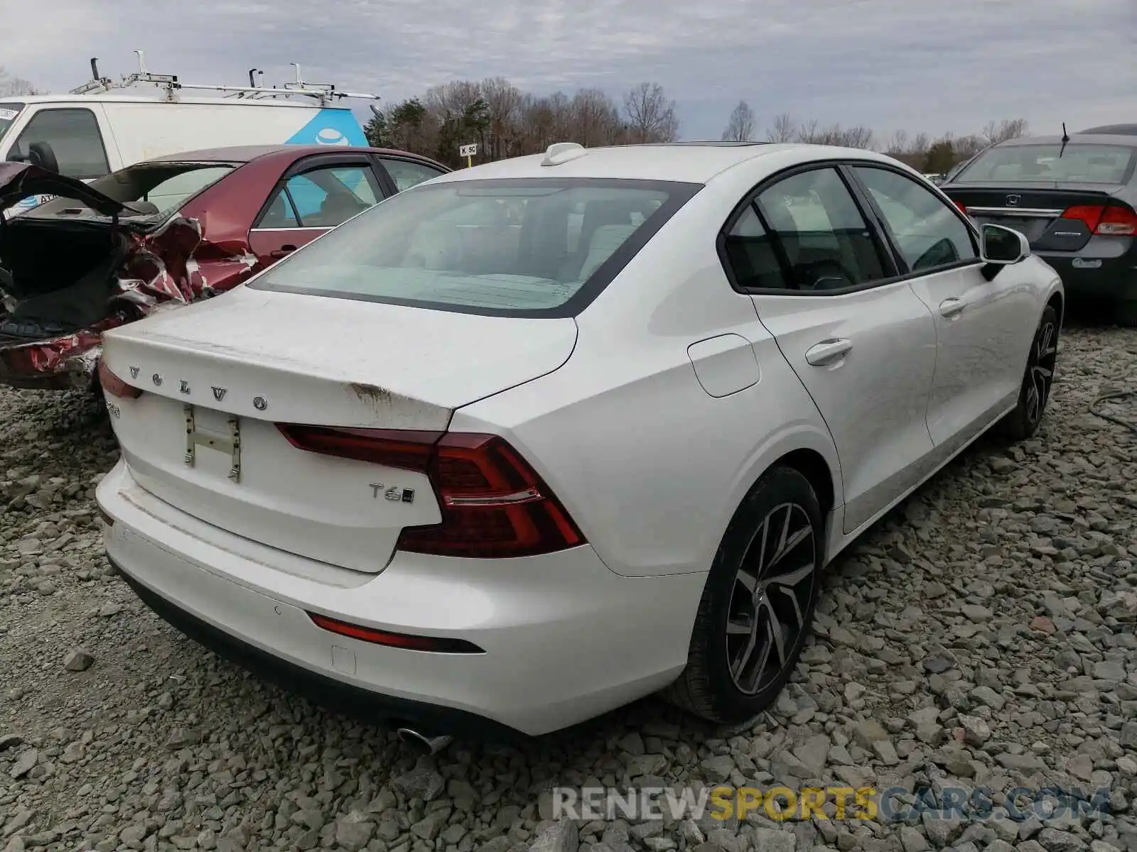 4 Photograph of a damaged car 7JRA22TK3LG057264 VOLVO S60 2020