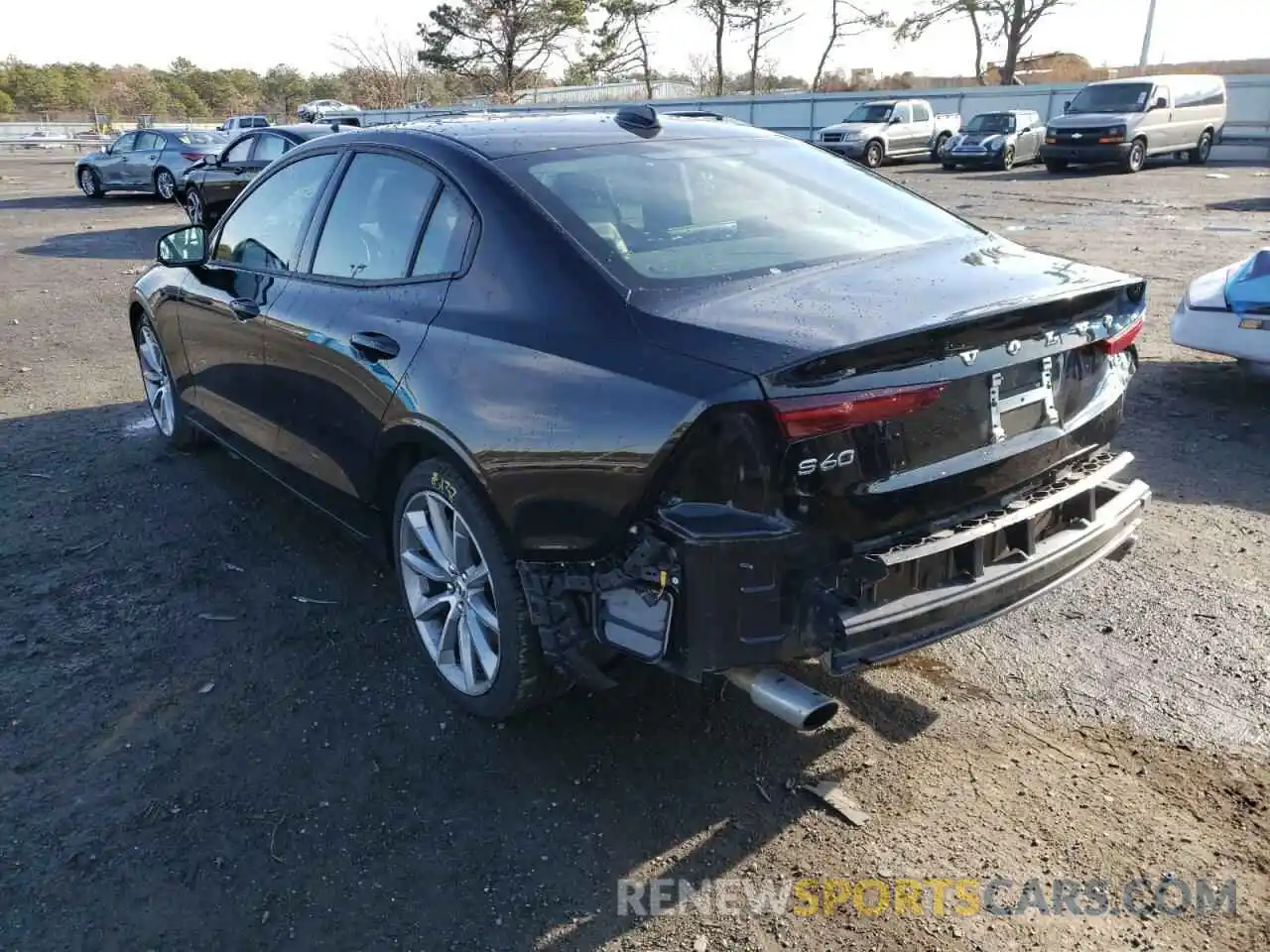 3 Photograph of a damaged car 7JRA22TK3LG073089 VOLVO S60 2020