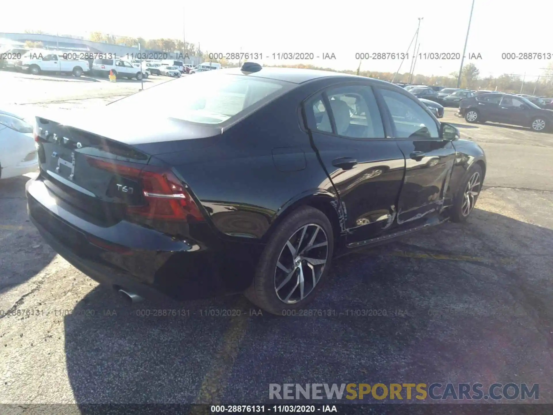 4 Photograph of a damaged car 7JRA22TK4LG063350 VOLVO S60 2020