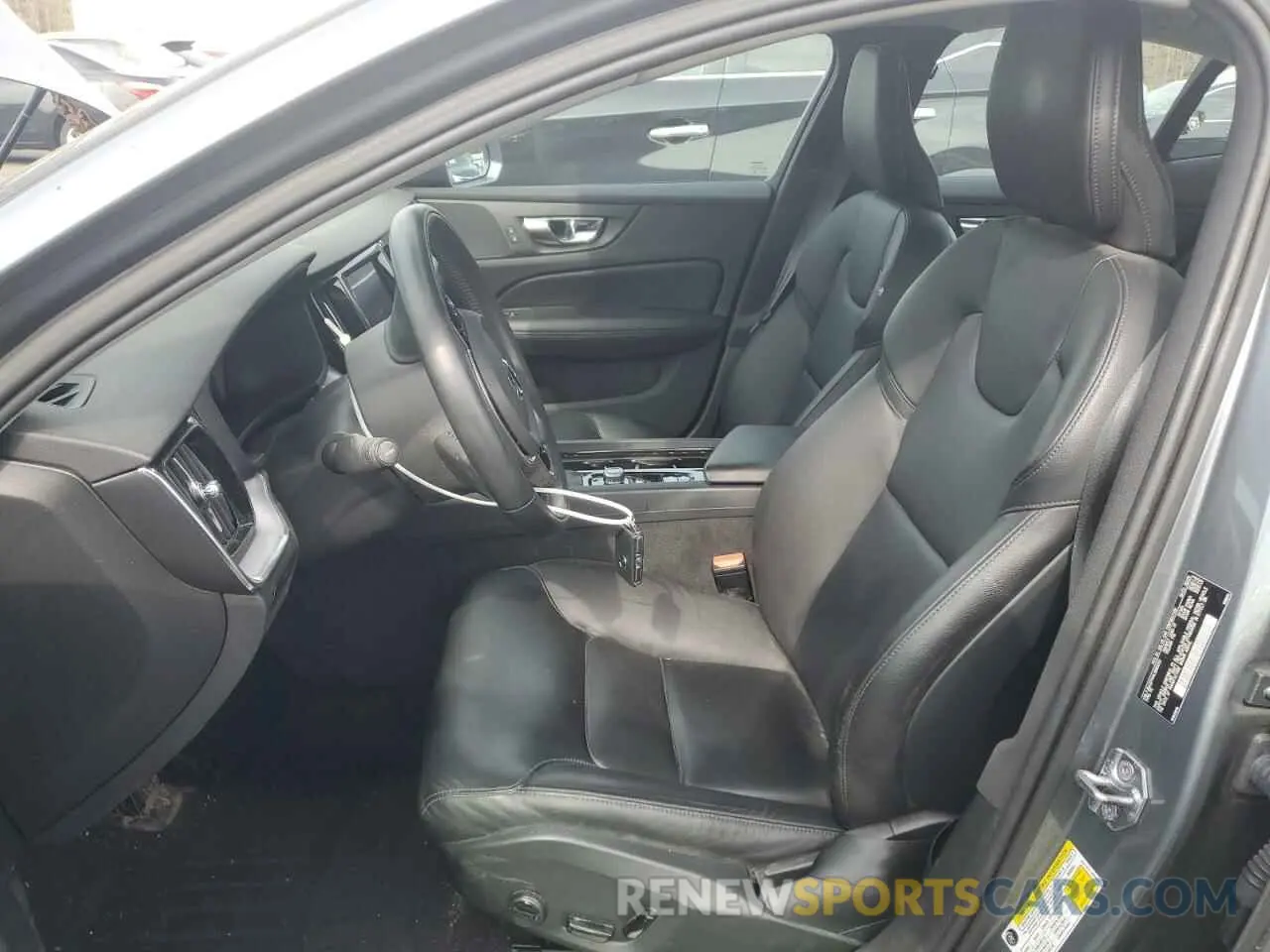 7 Photograph of a damaged car 7JRA22TK4LG065552 VOLVO S60 2020