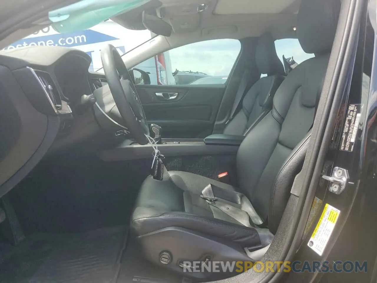 7 Photograph of a damaged car 7JRA22TK4LG065874 VOLVO S60 2020