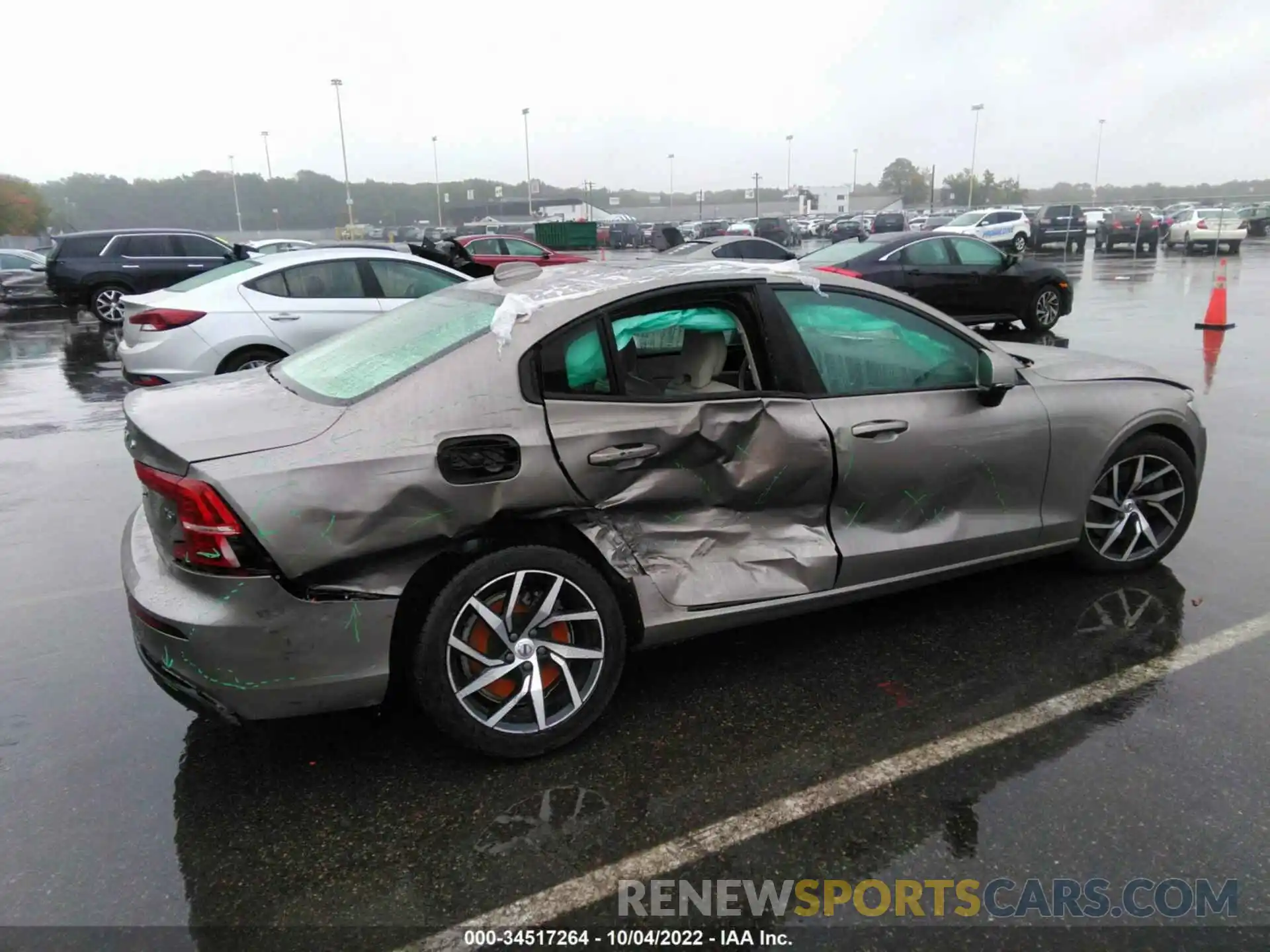 6 Photograph of a damaged car 7JRA22TK5LG038103 VOLVO S60 2020