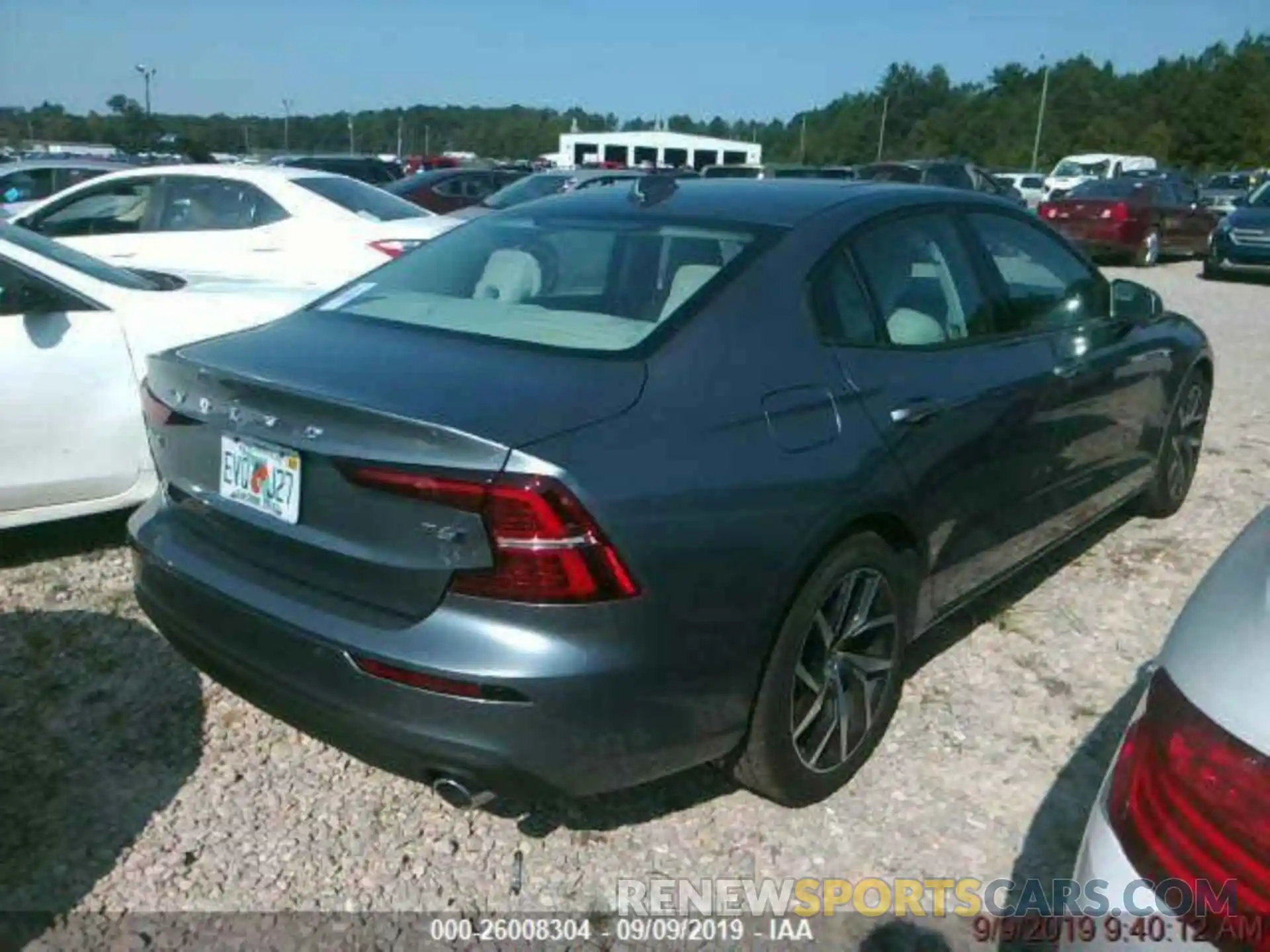 2 Photograph of a damaged car 7JRA22TK6LG033685 VOLVO S60 2020